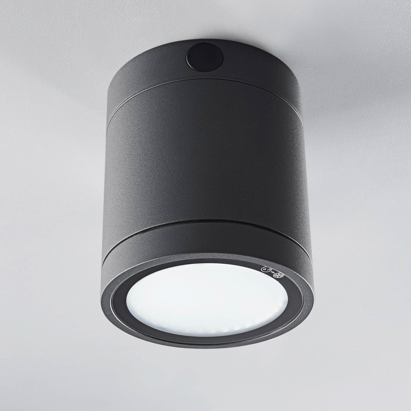 Negro LED ceiling light for outdoors