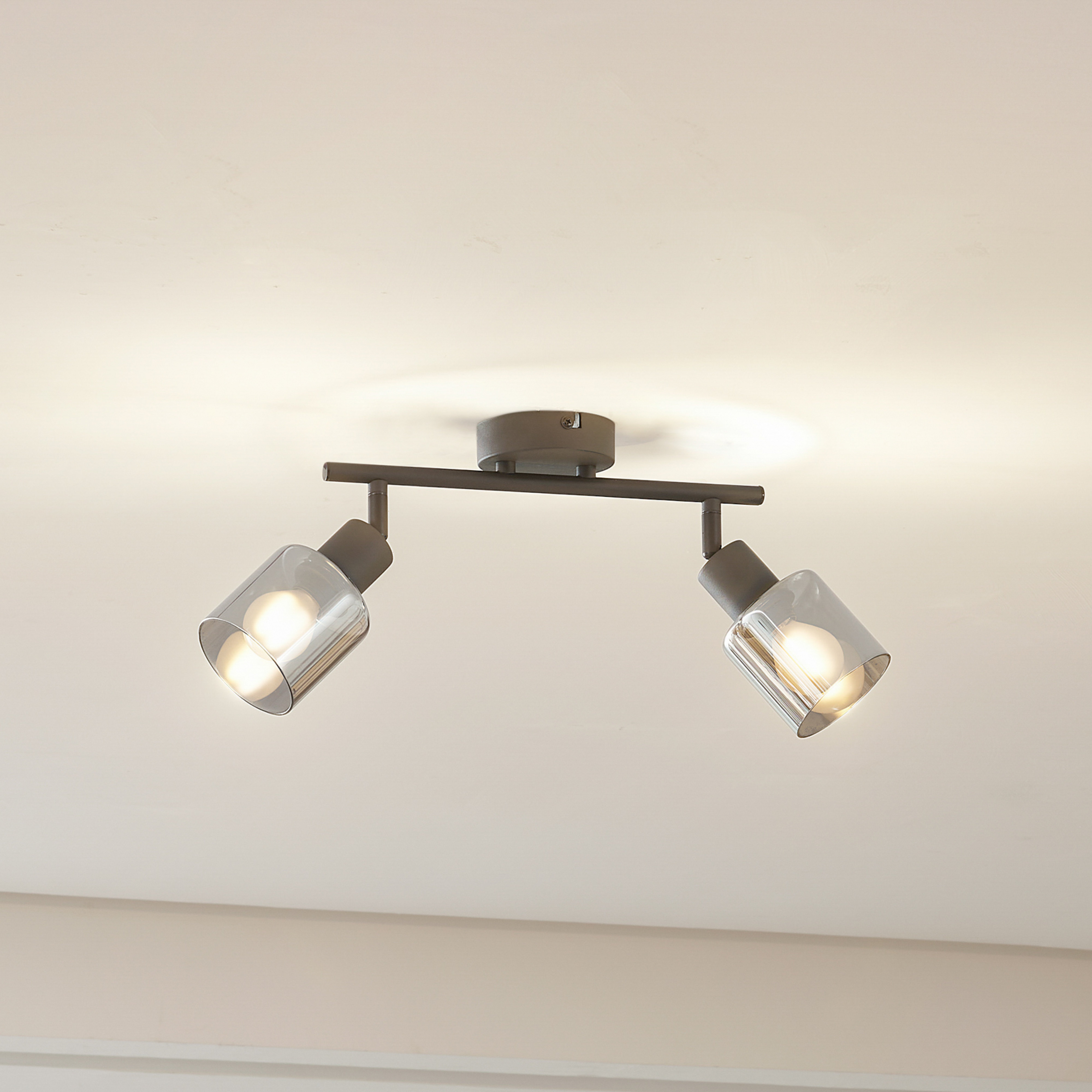 Plafonnier Lindby Netty, à 2 lampes, gris, verre
