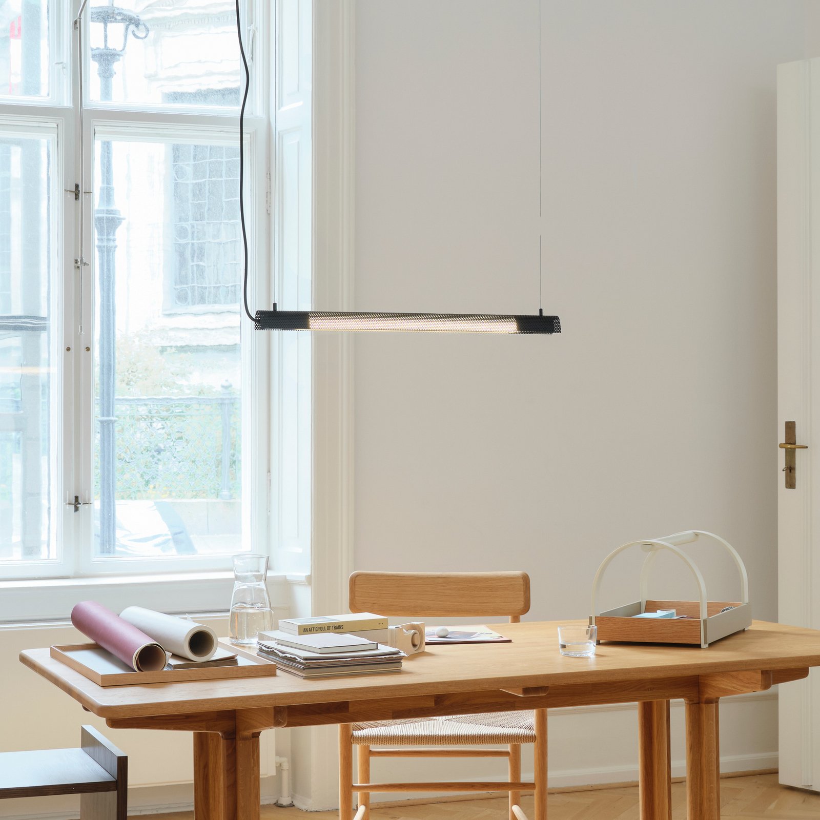 Suspension Radent, noire, longueur 70 cm, G13 - GEJST