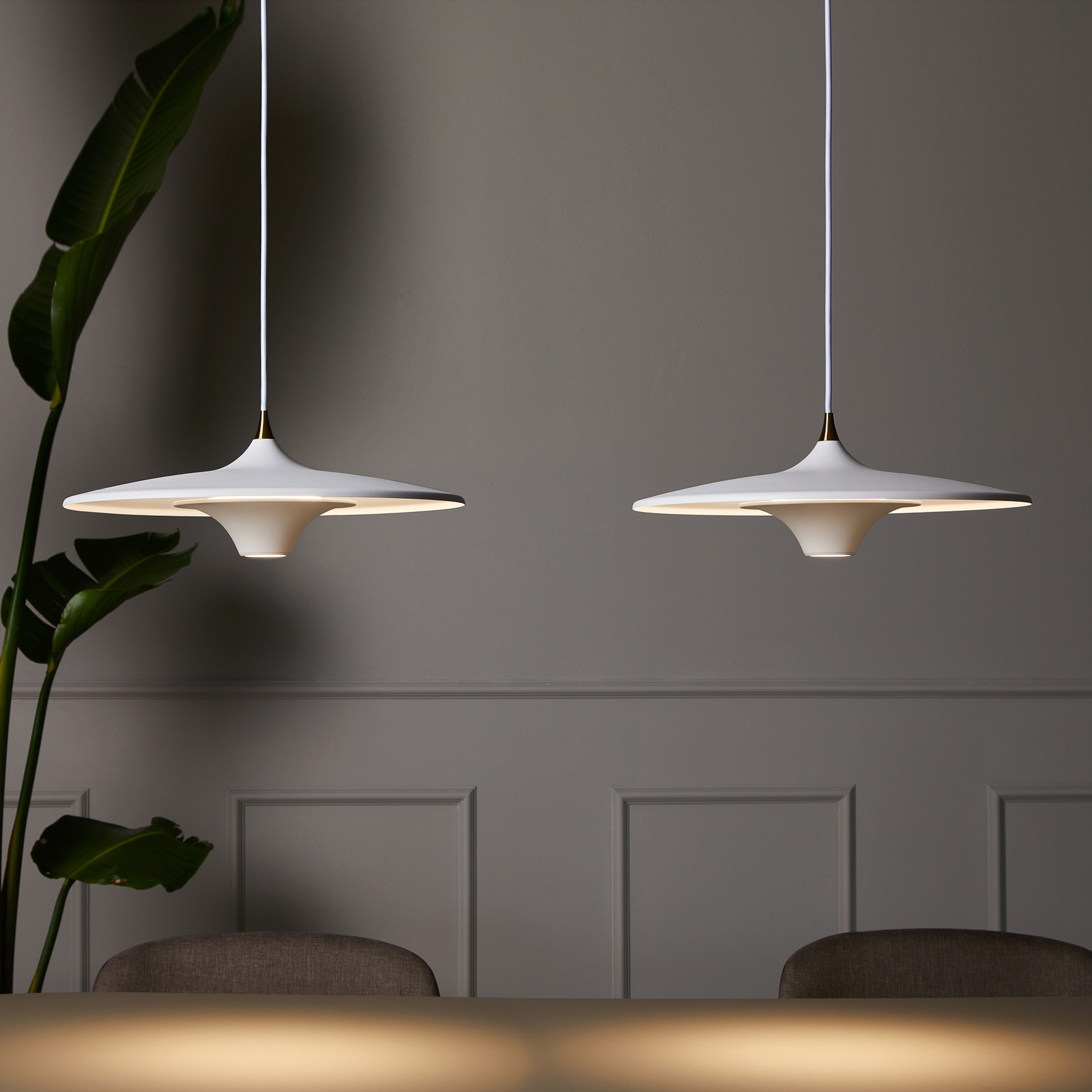 LOOM DESIGN Lámpara colgante LED Moja, Ø 35 cm, blanca