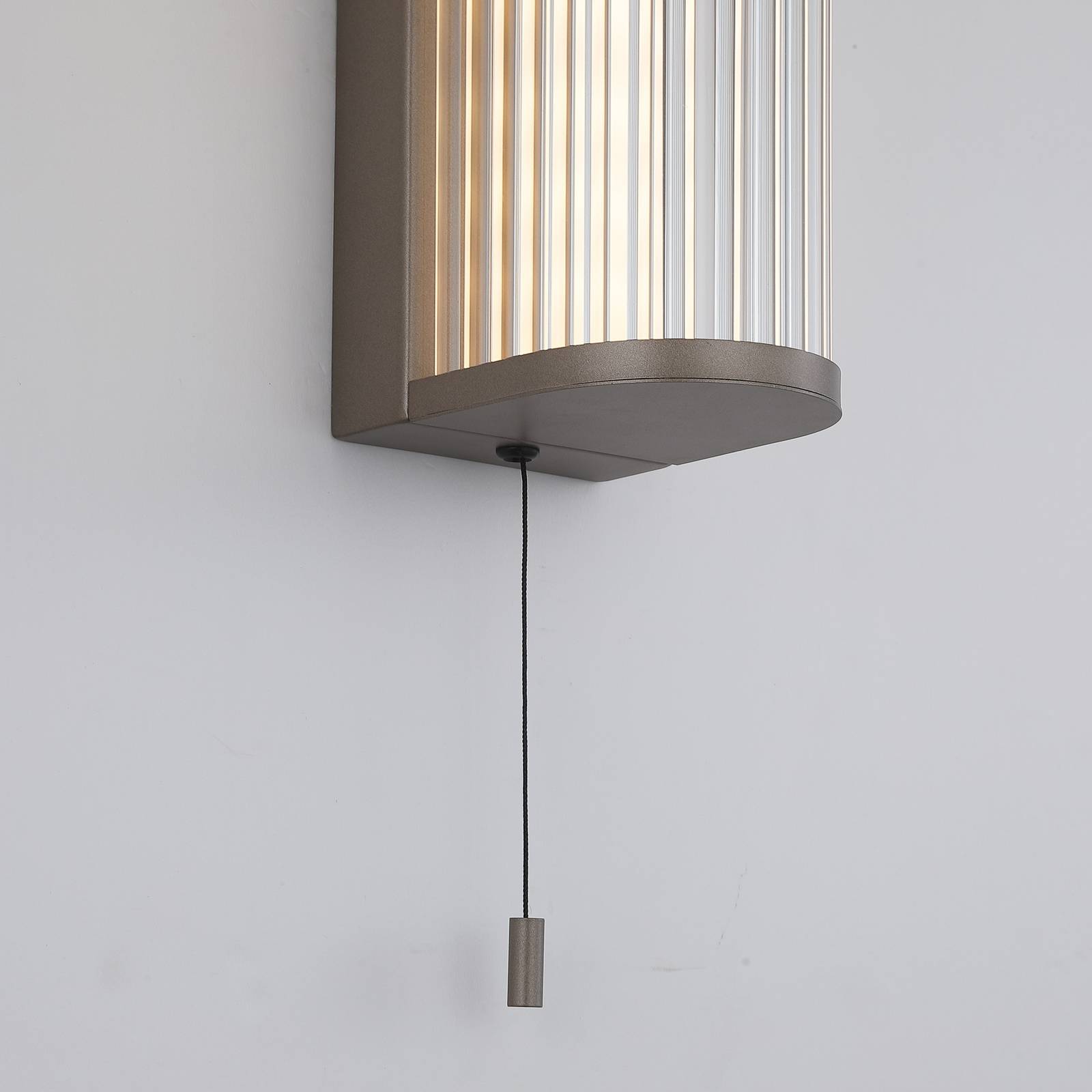 Kinkiet LED Rue, brązowy, IP44, metal, szkło, 3 000 K