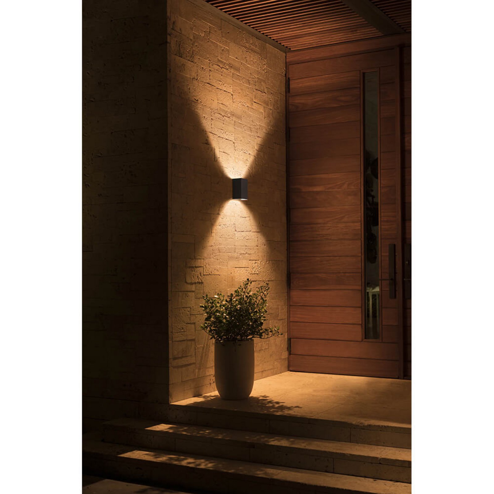 Resonate Aplique Exterior White/Color Amb. Black - Philips Hue