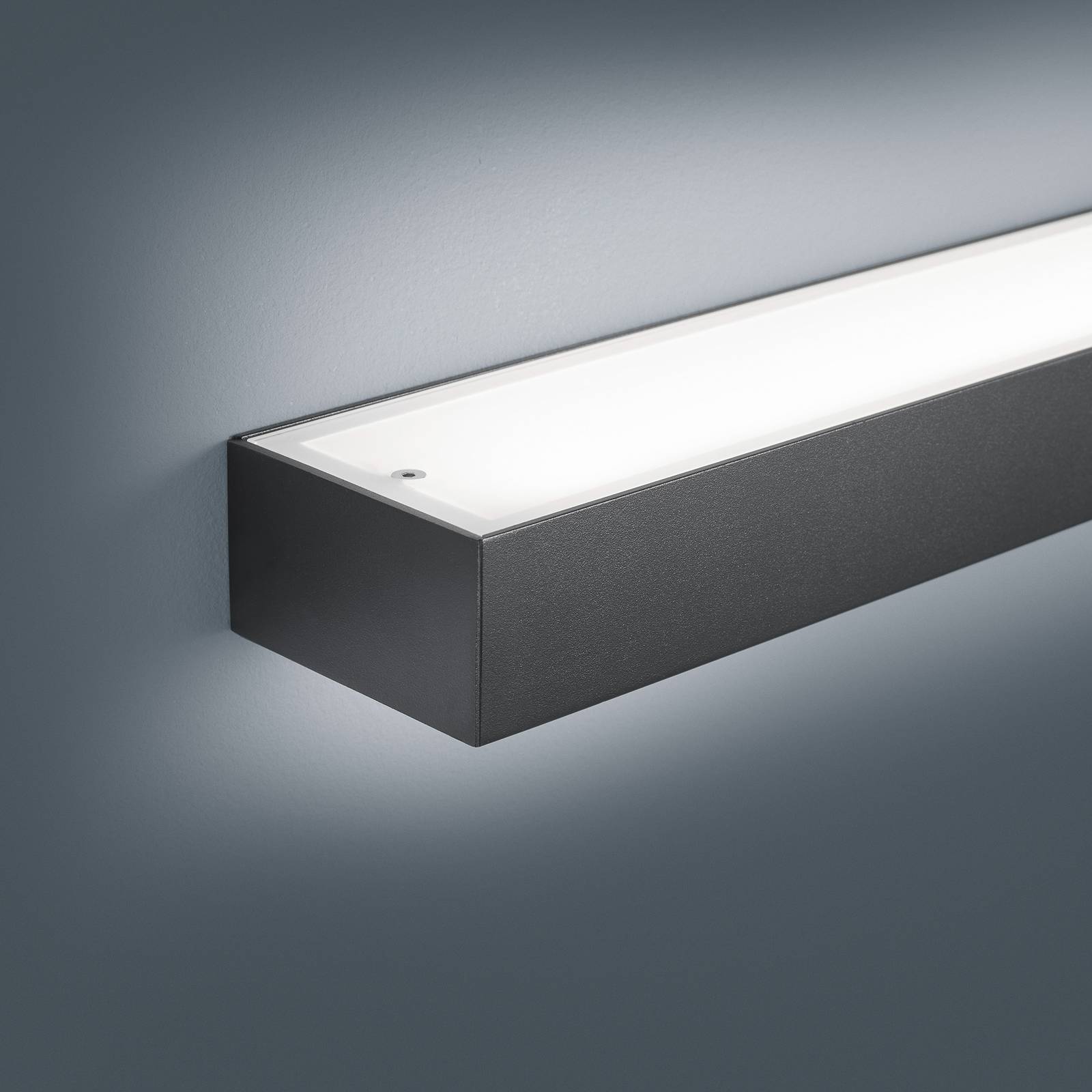 E-shop Nástenné svietidlo Helestra Theia LED, matná čierna 60 cm