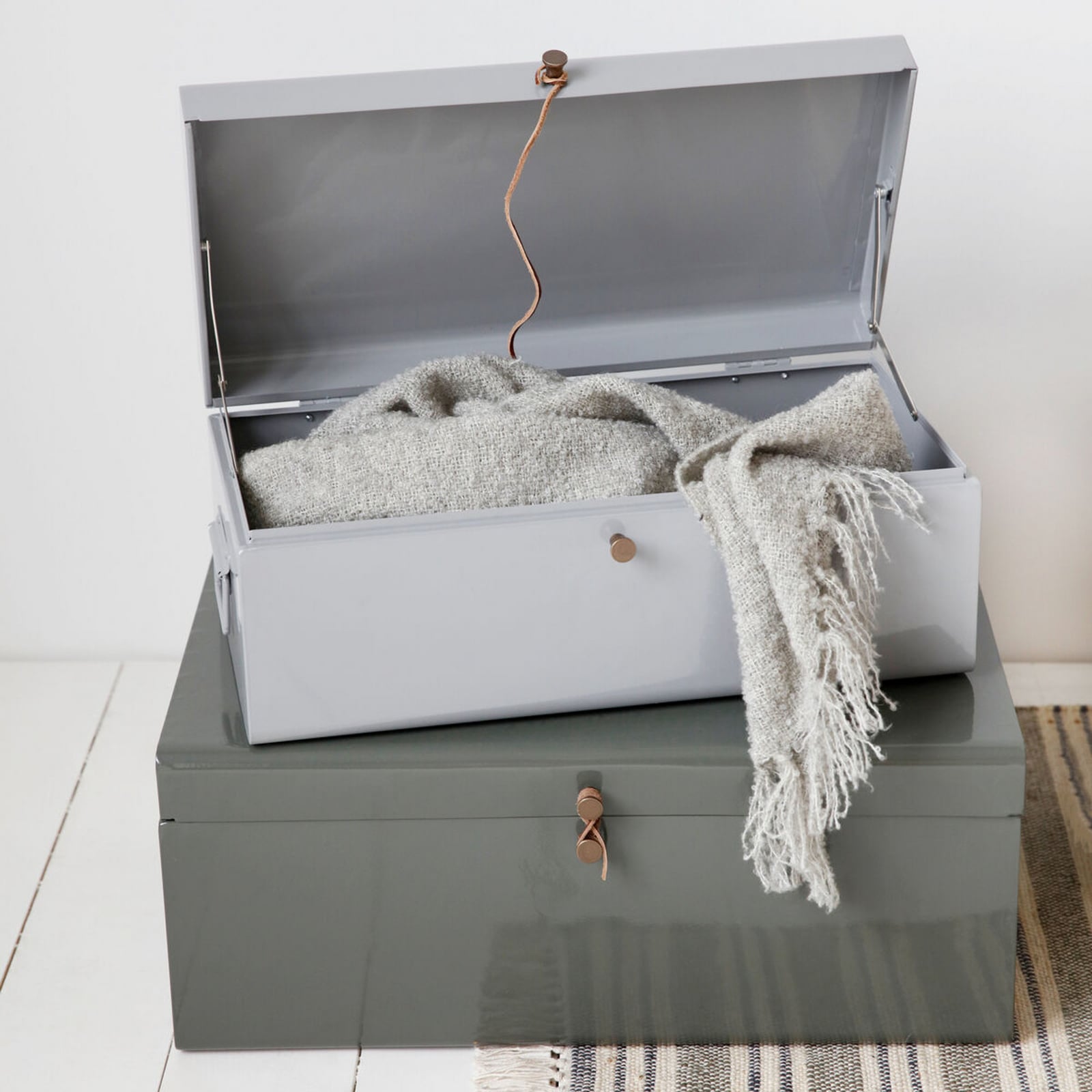 Set di 2 contenitori HDMetal in metallo verde/grigio - House Doctor