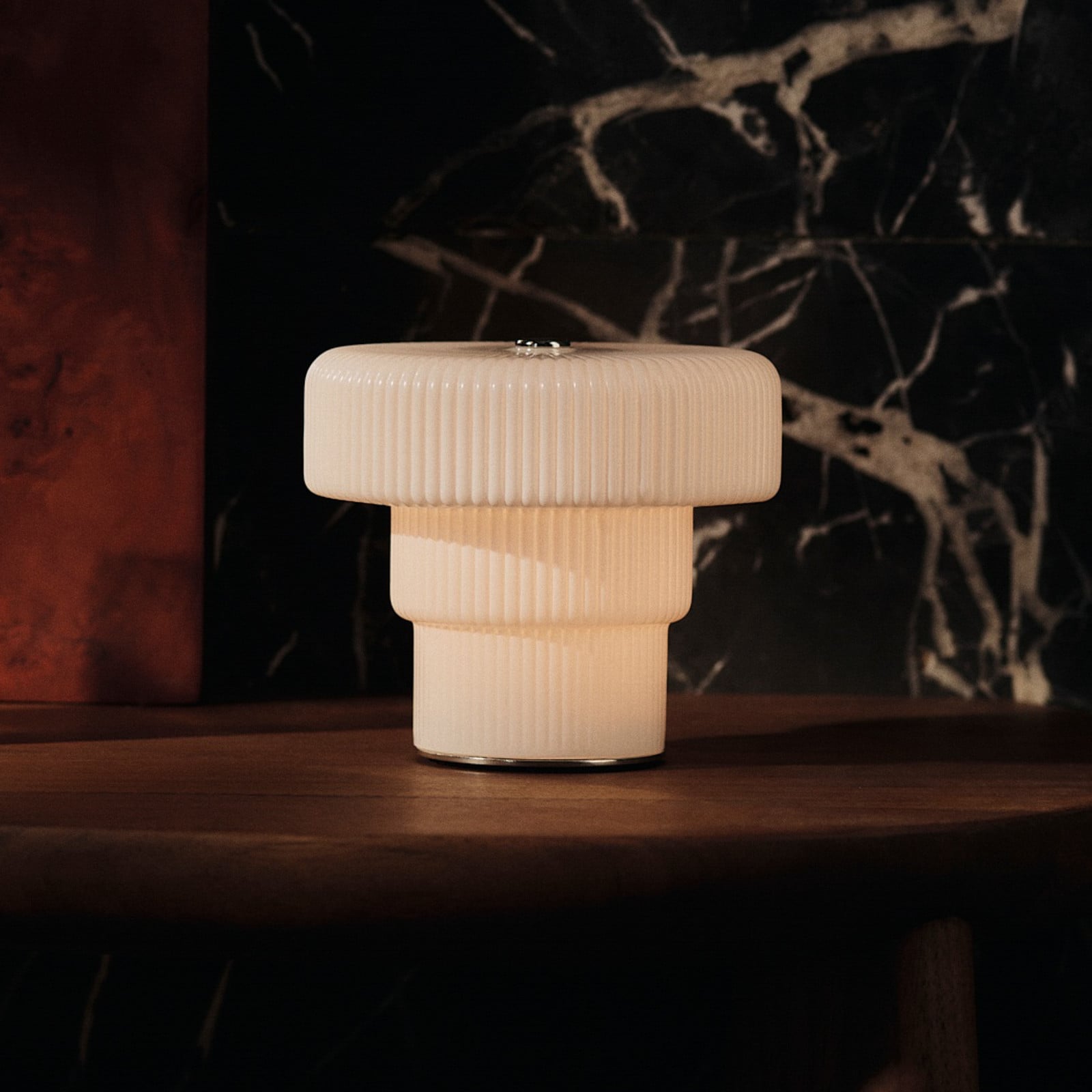 Ripple LED-batteridrevet bordlampe, glas, højde 10,2 cm ferm LIVING - Stue - Moderne - Med én lyskilde