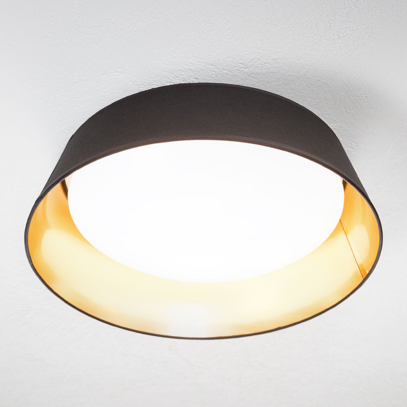 I svart og gull – rund LED-taklampe Ponts
