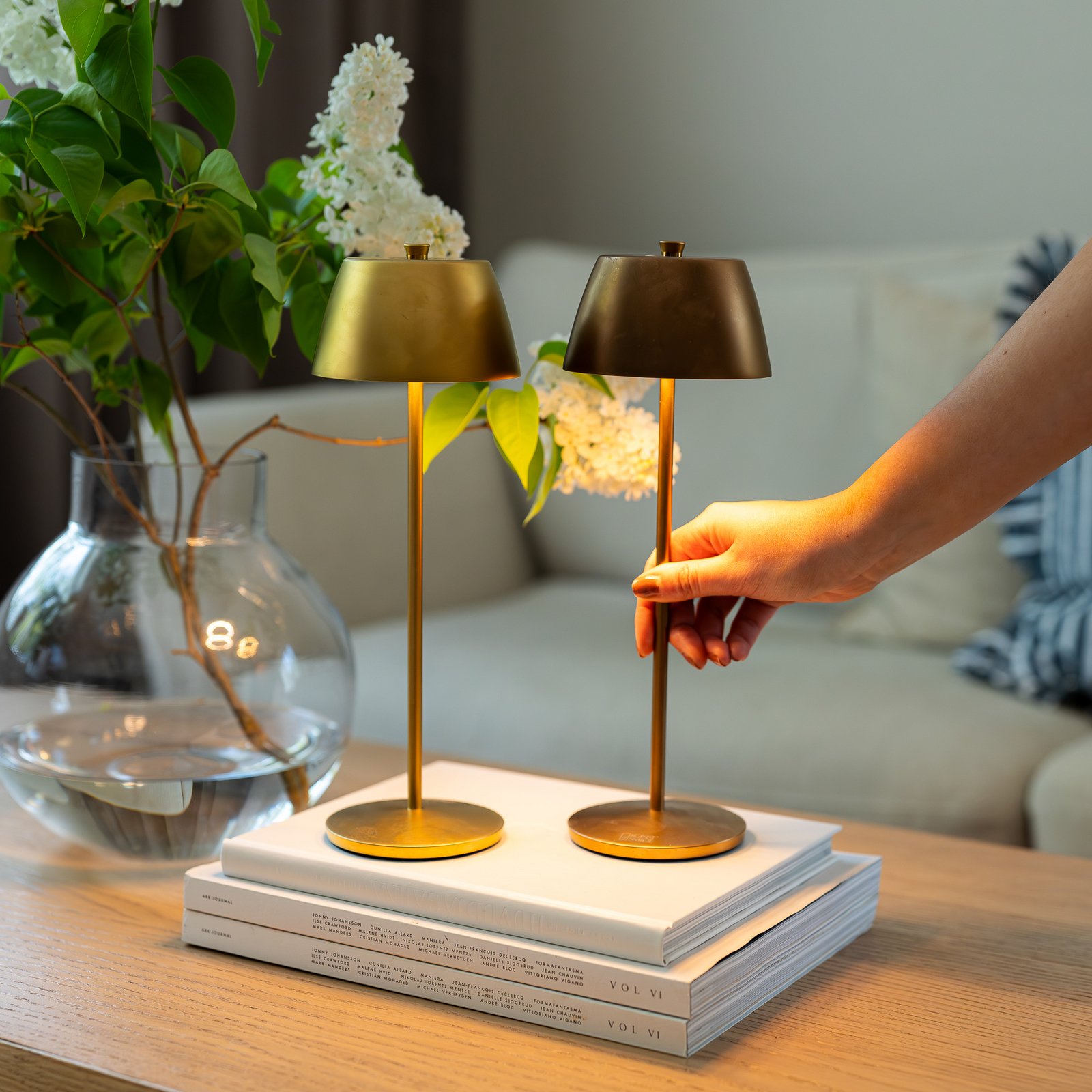 LED tafellamp op accu Eze, matgoud, 32 cm, IP54, USB