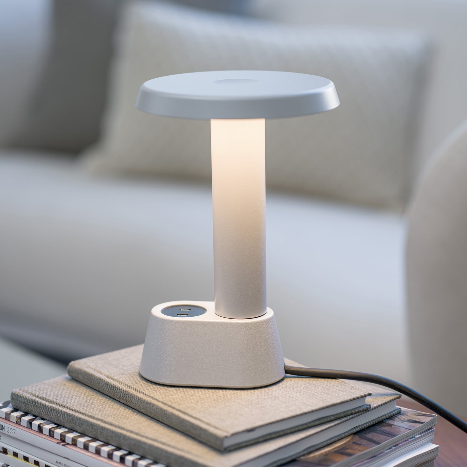 Lampe de table NOMAD LAMP 01, aluminium, 19 cm - Forming Function Lampe de table NOMAD LAMP 01, aluminium, 19 cm - Forming Function