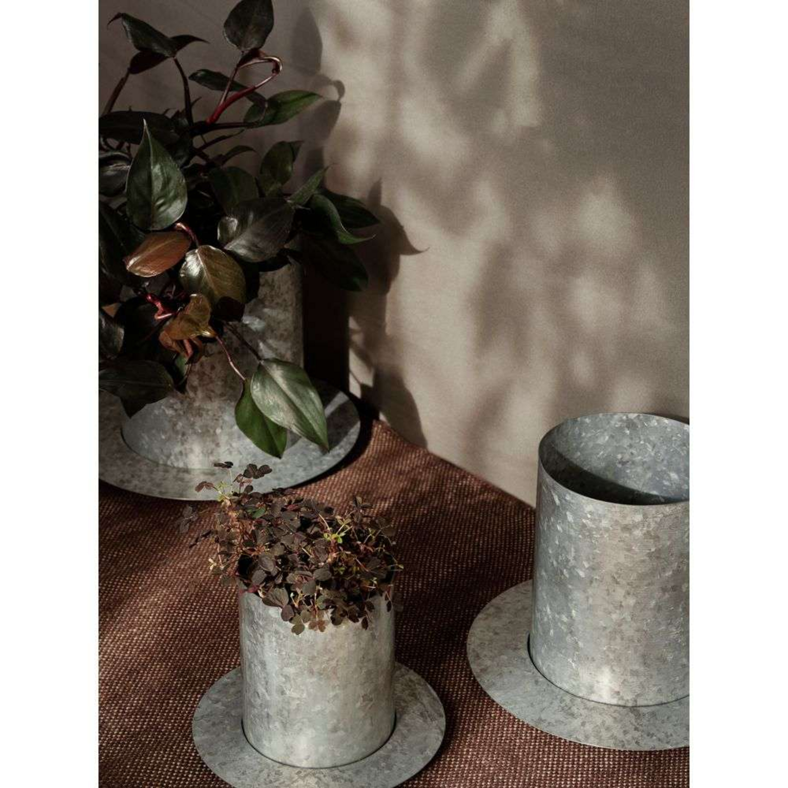 Auran Pot Medium Galvanized - ferm LIVING