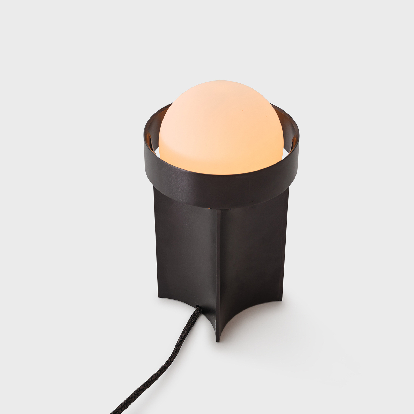 Tala tafellamp Loop small, aluminium, LED globe III, donkergrijs