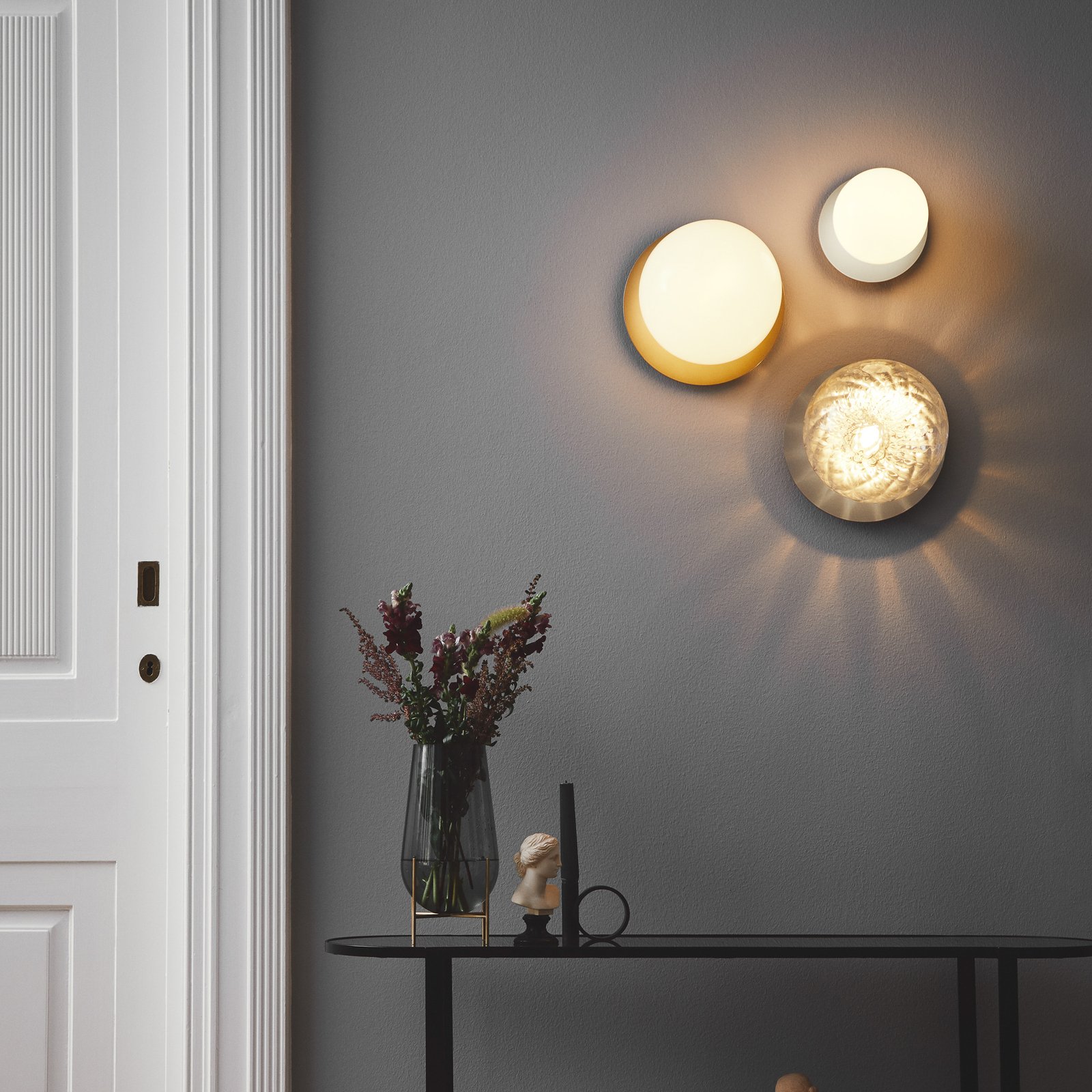 Liila 1 Wall/Ceiling Lamp IP44 Medium Light Silver/Opal White - Nuura