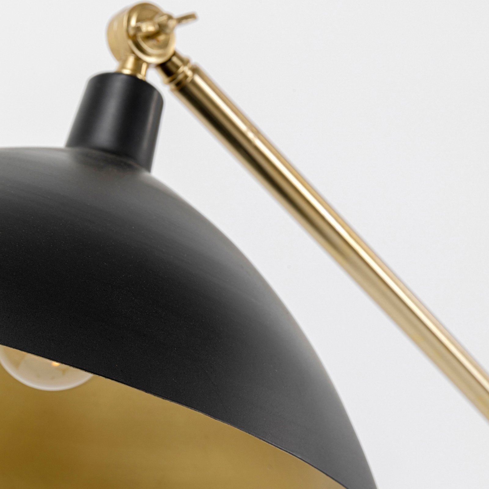 KARE Desert floor lamp in brass/black