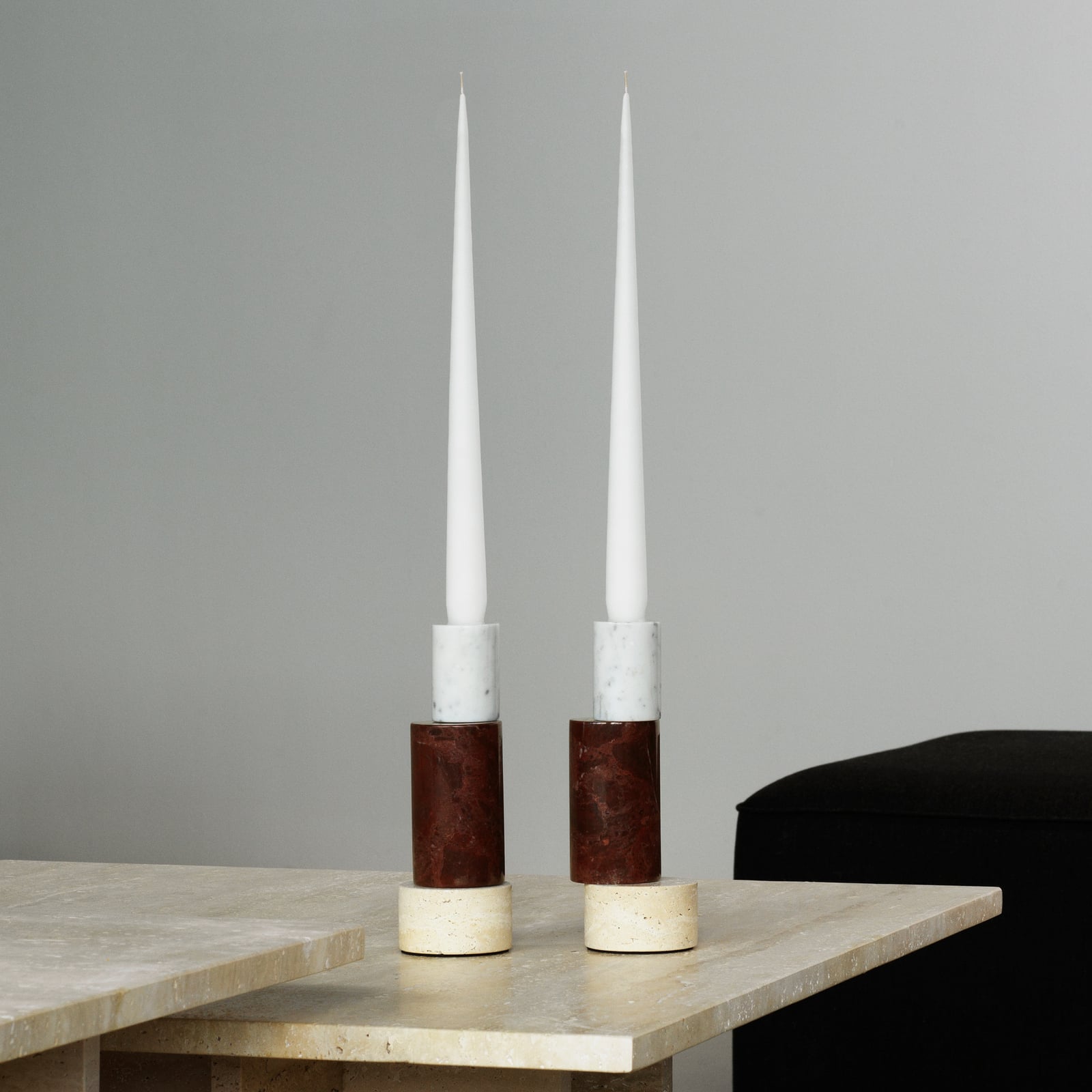 Sfeșnic Blox, roșu închis, 20 cm, marmură – Normann Copenhagen