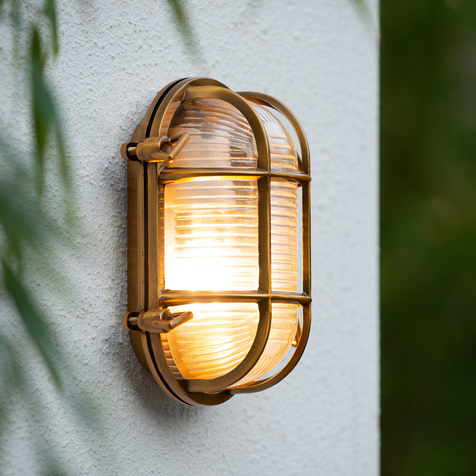 Dudley outdoor wall light