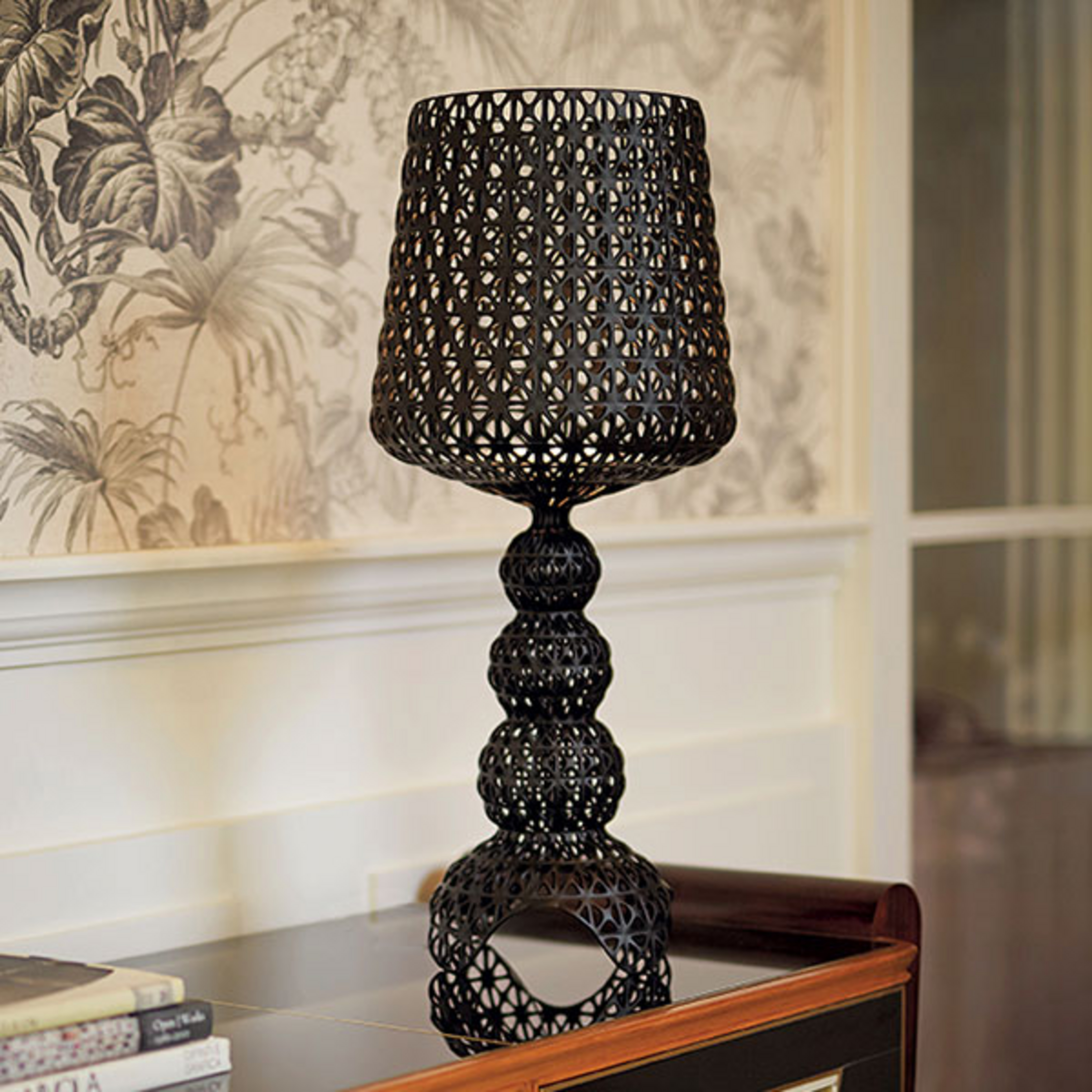 Kartell LED-pöytävalaisin Mini Kabuki, musta, korkeus 70 cm
