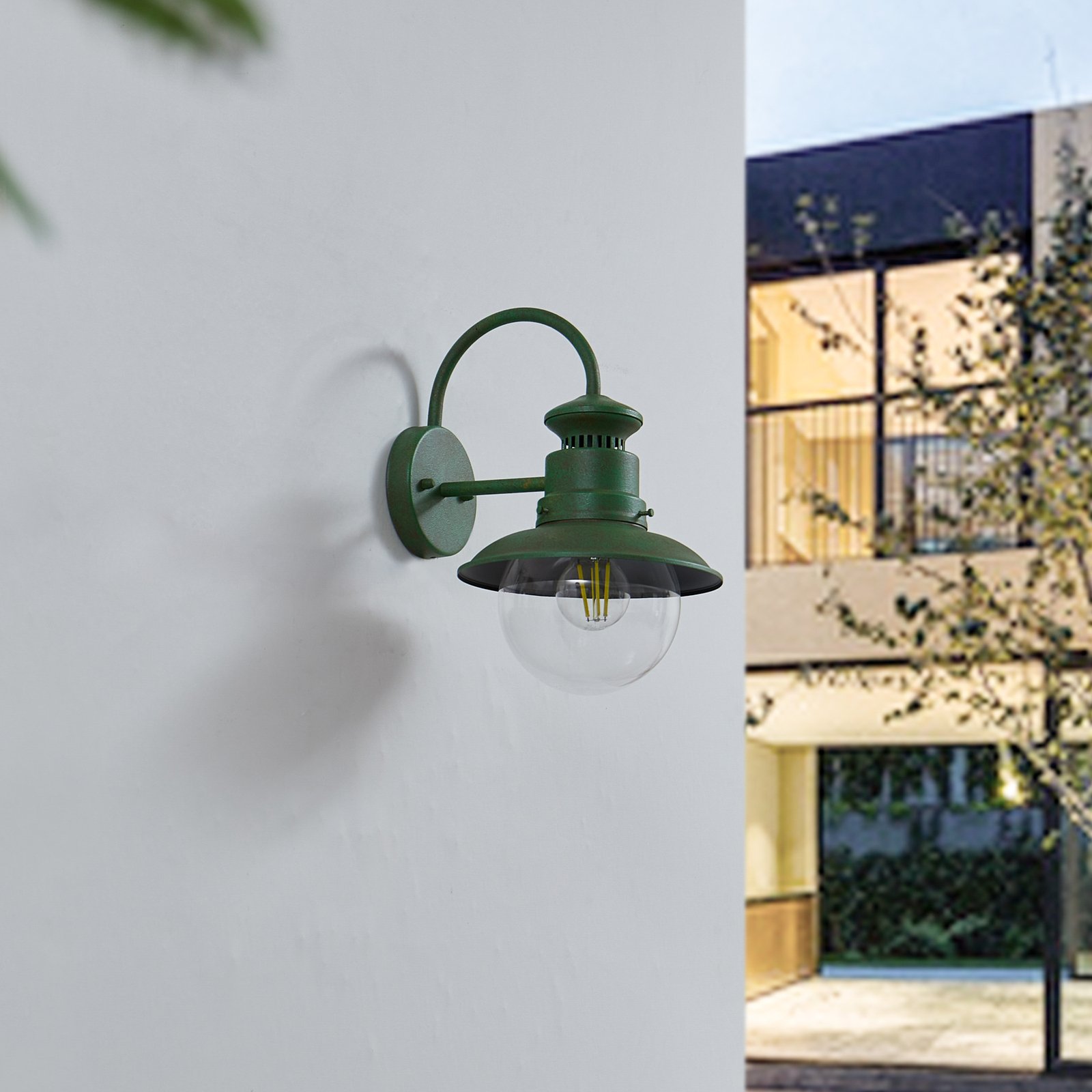 Lindby utomhusvägglampa Celinor, grön, stål, Ø 15 cm