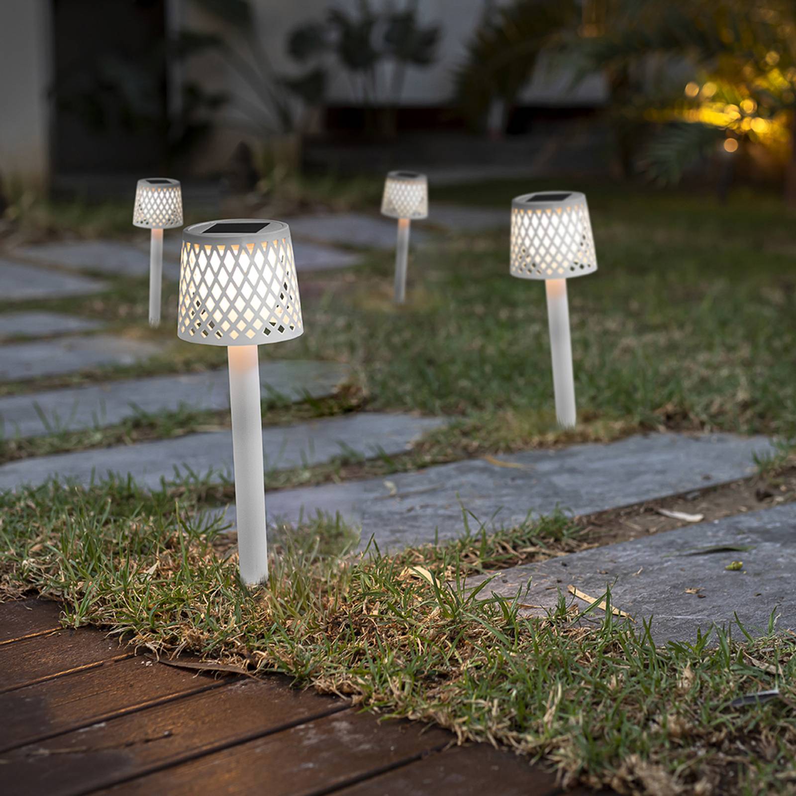 Newgarden LED-solcellelampe Gretita hvit jordspyd sett med 4 stk