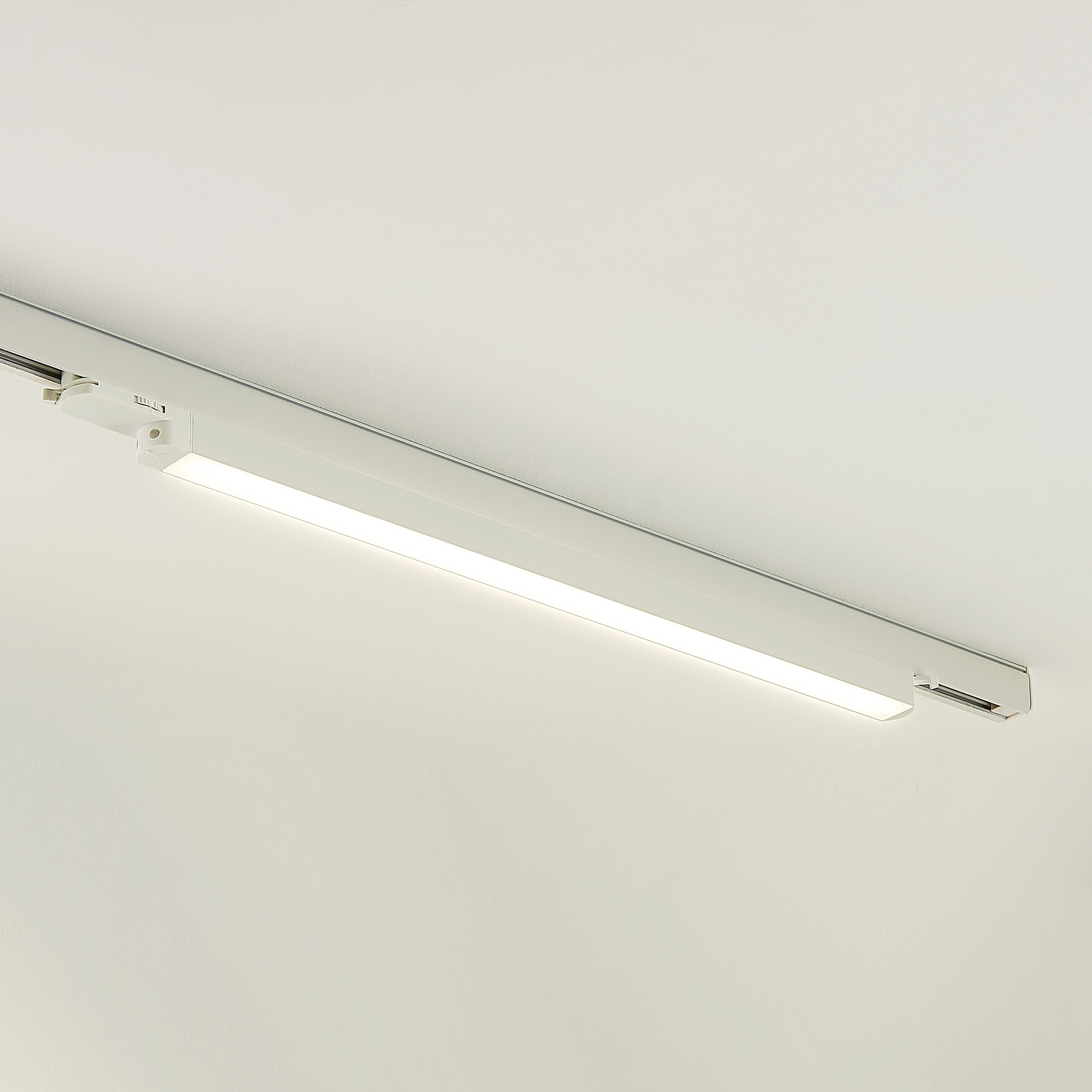 Arcchio Harlow LED track light, white, 69 cm