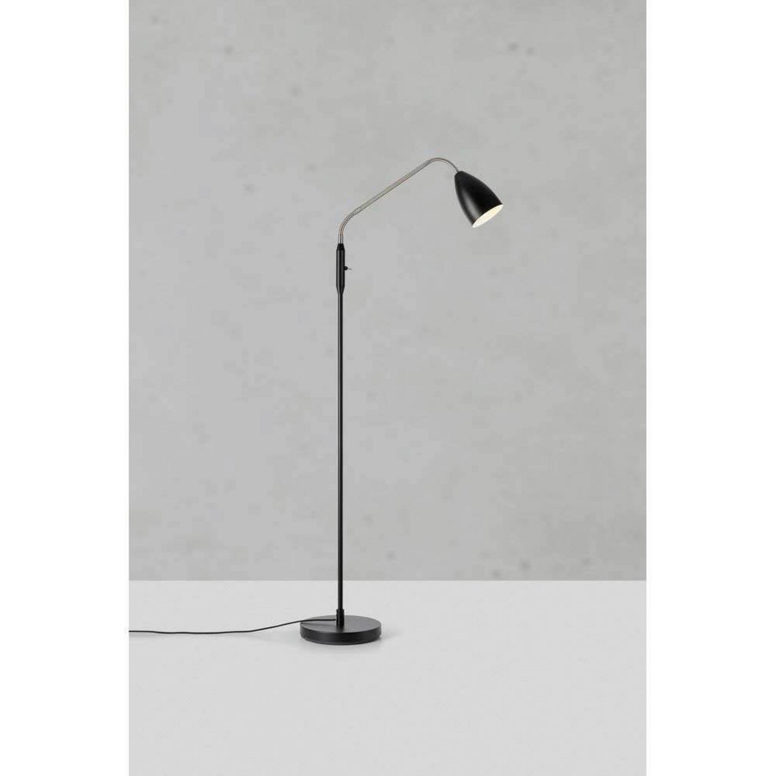 Patro LED Stehleuchte 3-Step Black  - Markslöjd