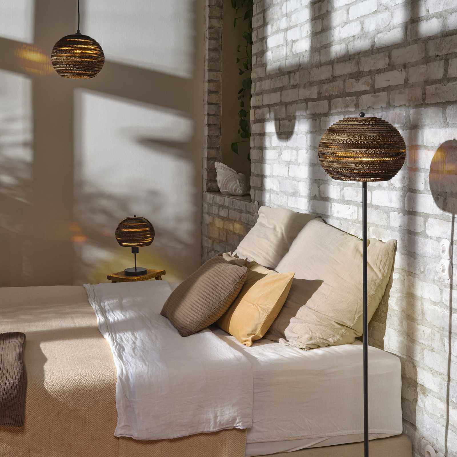 OSRAM BALL pendant light, brown, Ø 26 cm, corrugated cardboard, E27