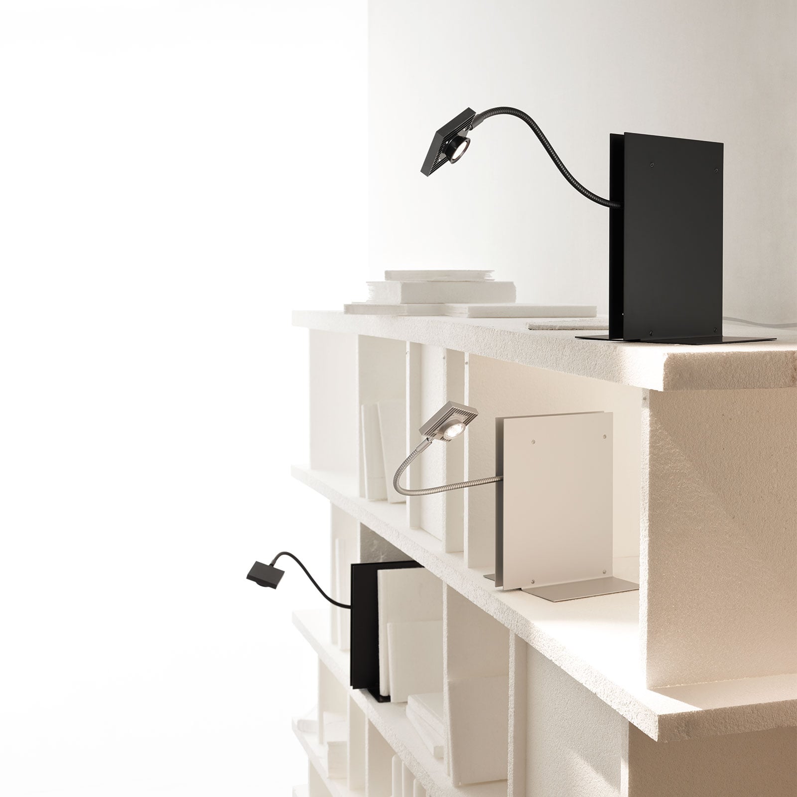 LED's Oskar Stolna lampa - Ingo Maurer