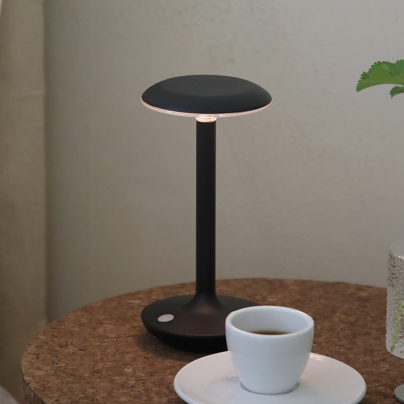 Petit Portable Bordslampa IP44 Black Marksl&ouml;jd - Terrass - Modern - Aluminium - Med en ljusk&auml;lla