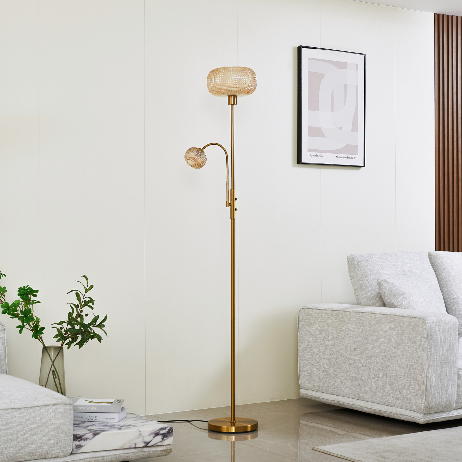 Lindby floor lamp Aliette, gold/amber, glass, reading light