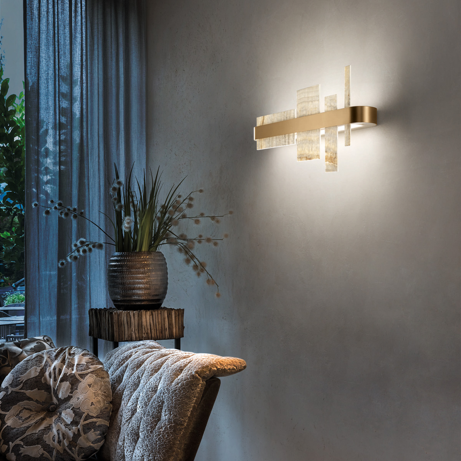 Lámpara de pared de diseño Honicé con LED, 65 cm
