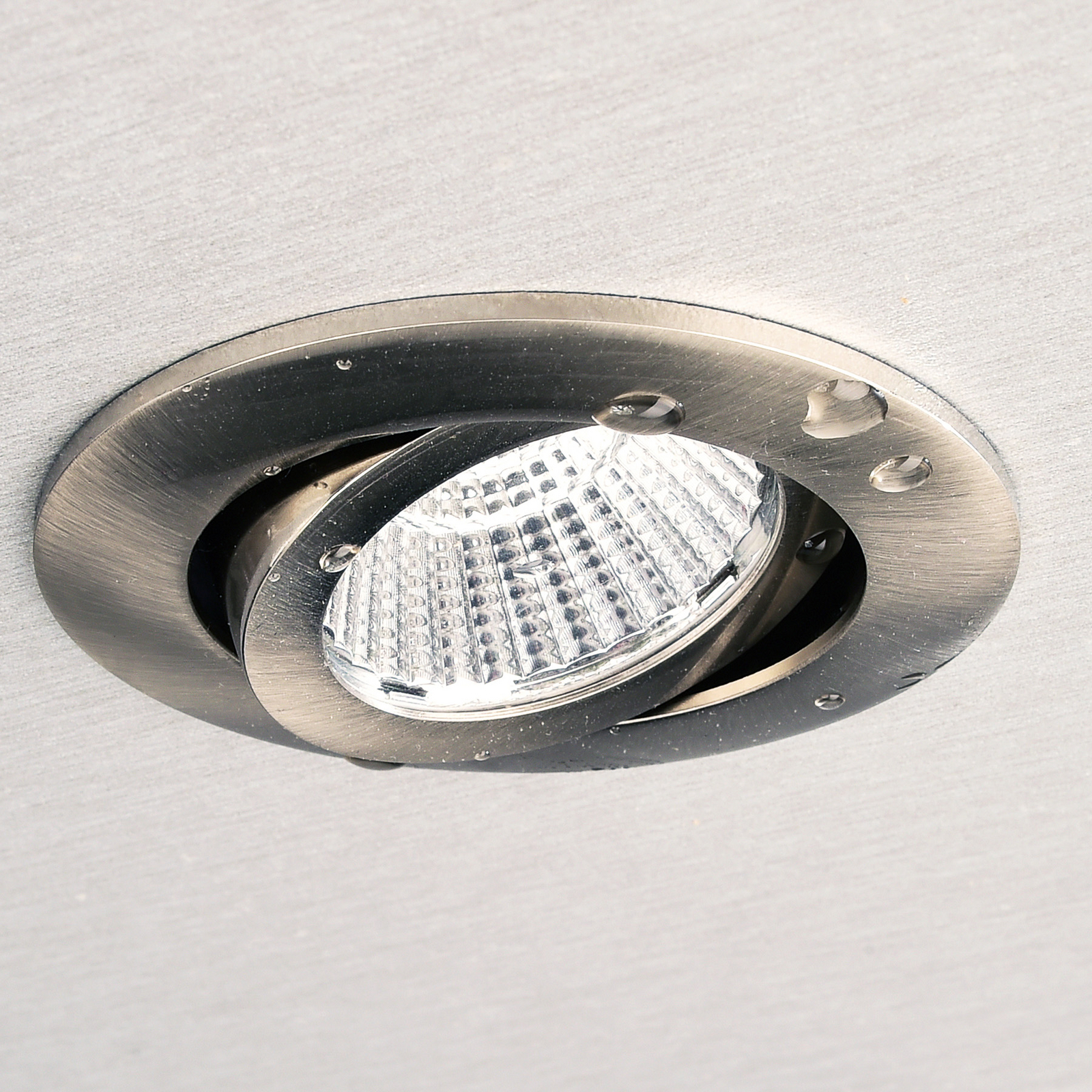 Εντοιχιζόμενο φωτιστικό οροφής LED Dione, IP44, 3.000 K, νικέλιο, αμυδρό