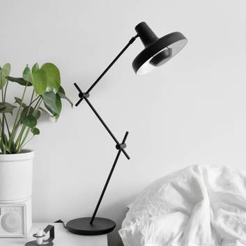 GRUPA Arigato bordlampe med tredelt arm