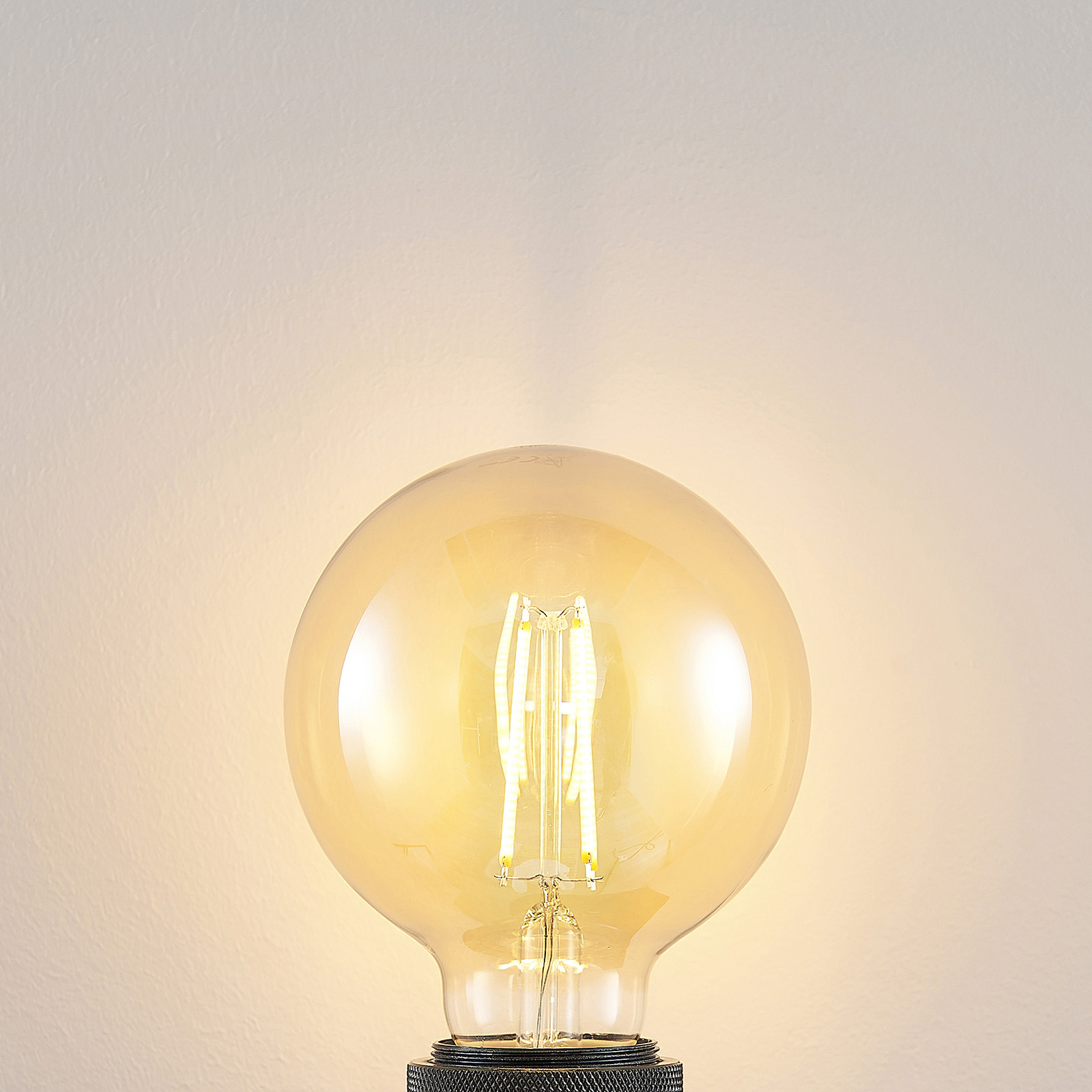 LED lamp E27 G95 6,5W 2.500K amber 3-step-dimmer