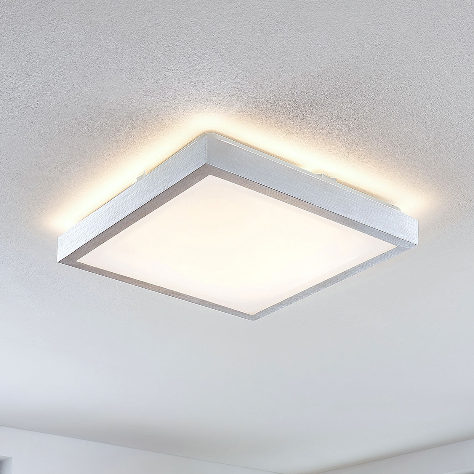 Lindby Margit LED plafondlamp, hoekig, 37,5cm