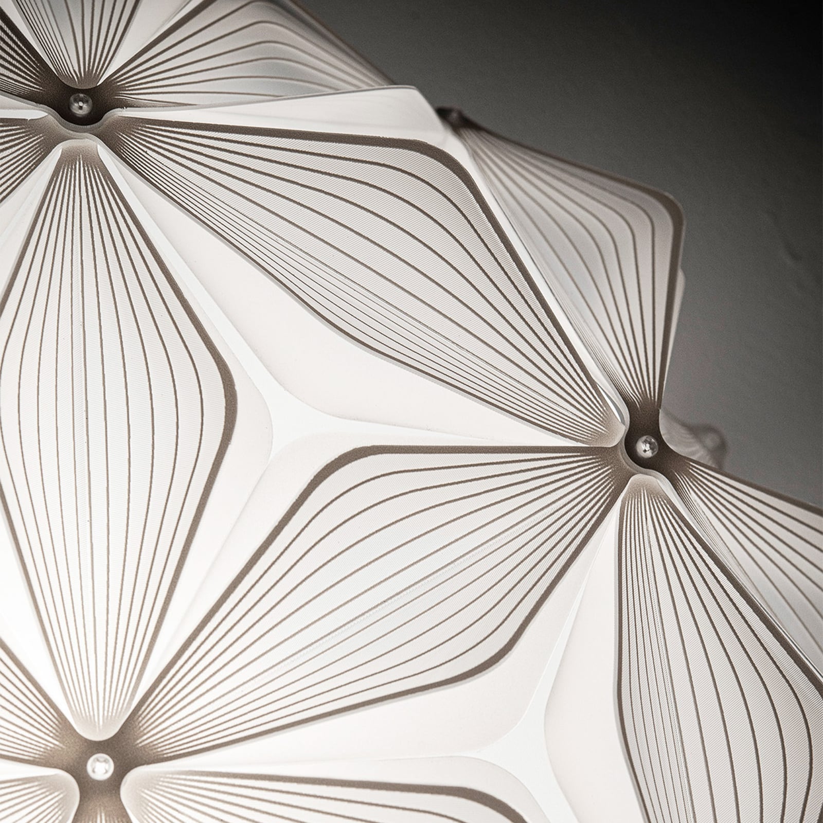 Závesné svietidlo C'EST LA VIE, biela/transparentný kábel, Ø 53 cm