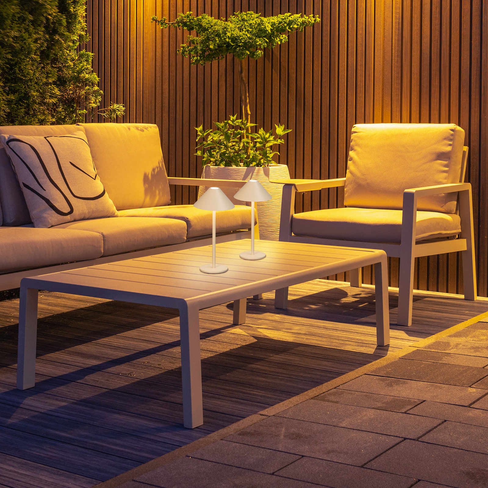 LED-Akku-Tischlampe Prato, sandfarben Höhe 25 cm Metall IP54