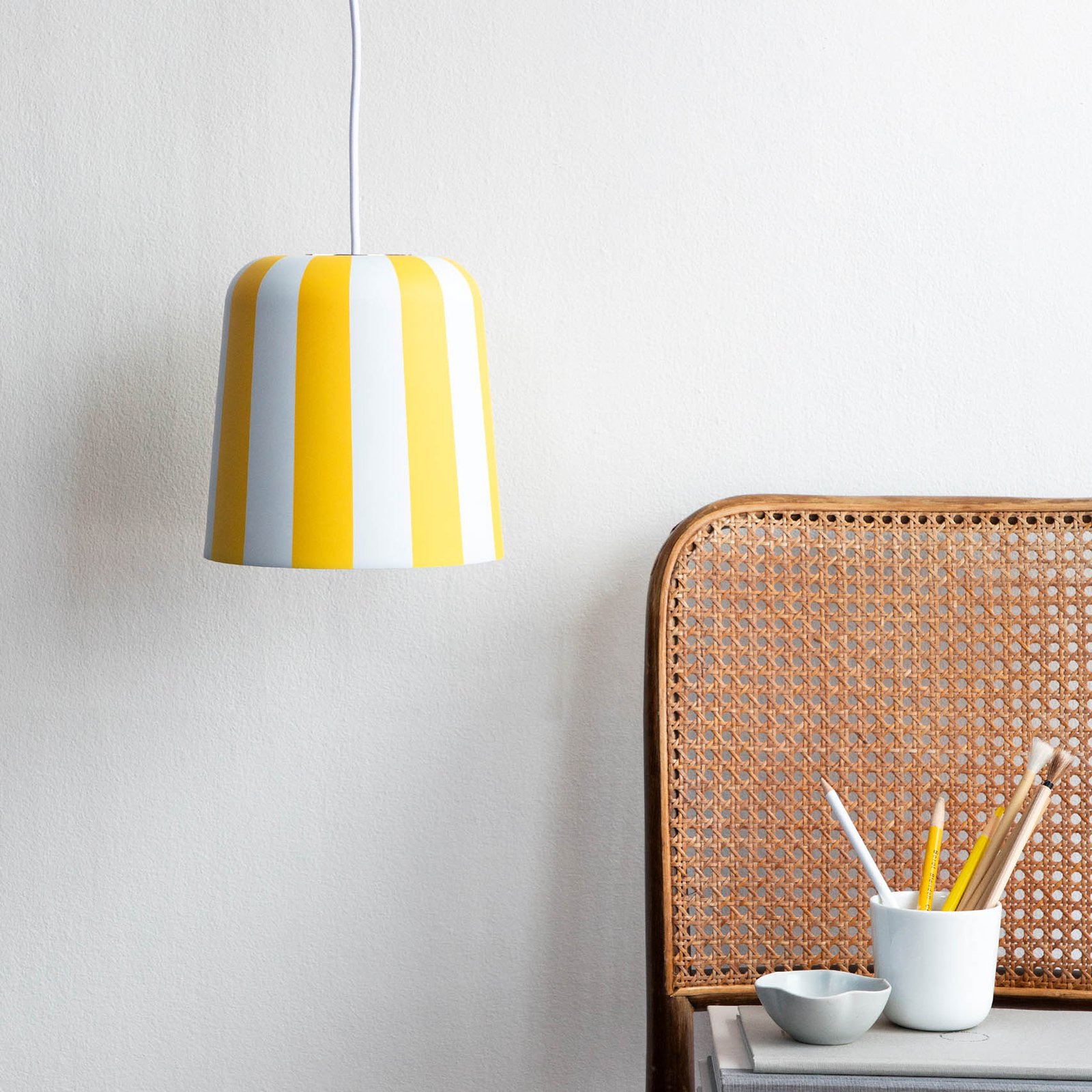 Dyberg Larsen hanging light Gry, yellow/white, Ø 20 cm, metal