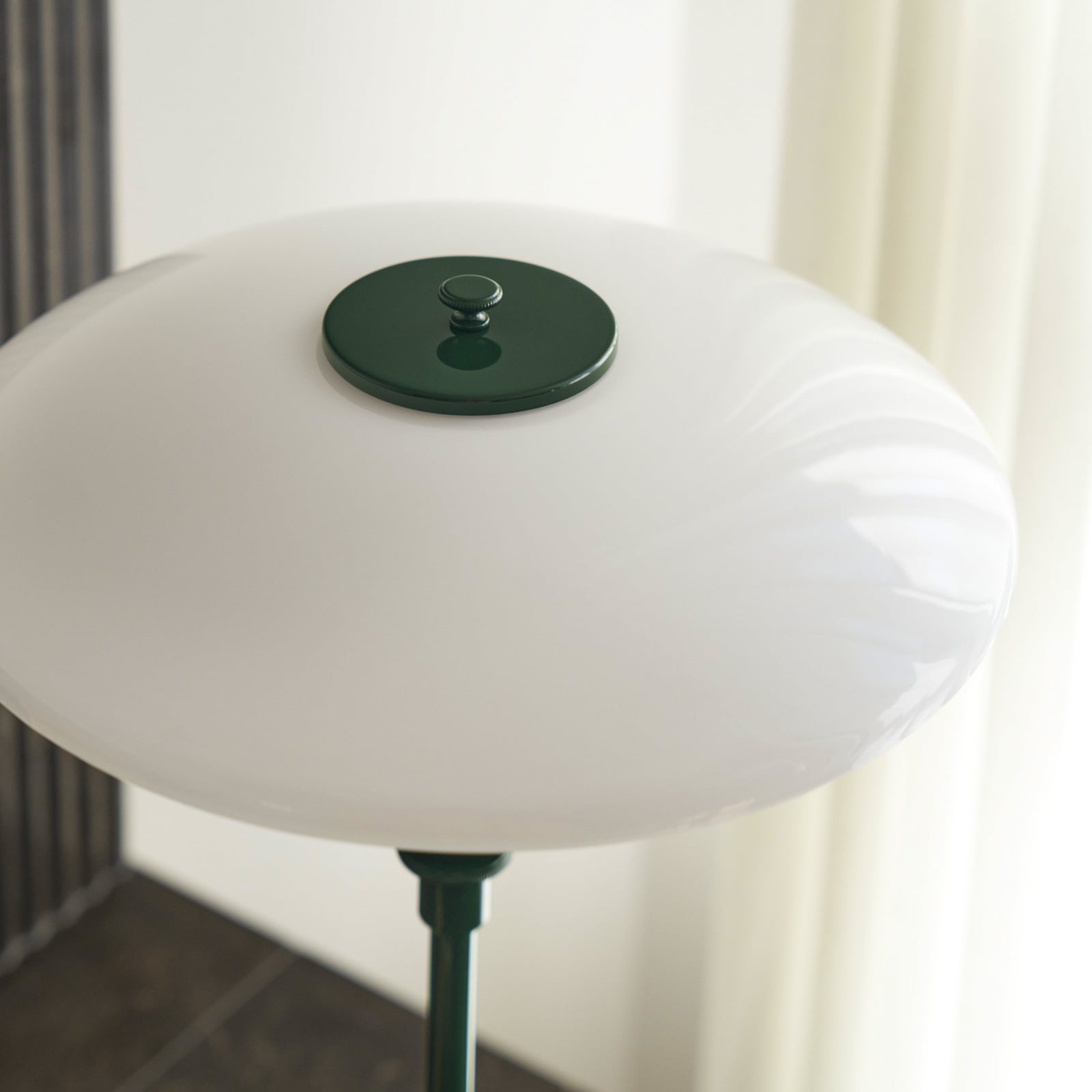 Louis Poulsen galda lampa PH 3/2, tumši zaļa, Ø 28 cm