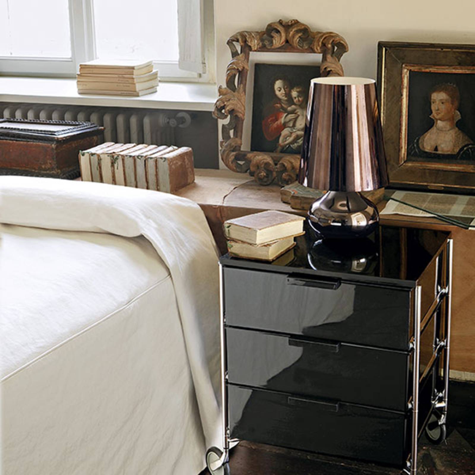 Kartell Cindy lampa stołowa LED, szary metallic