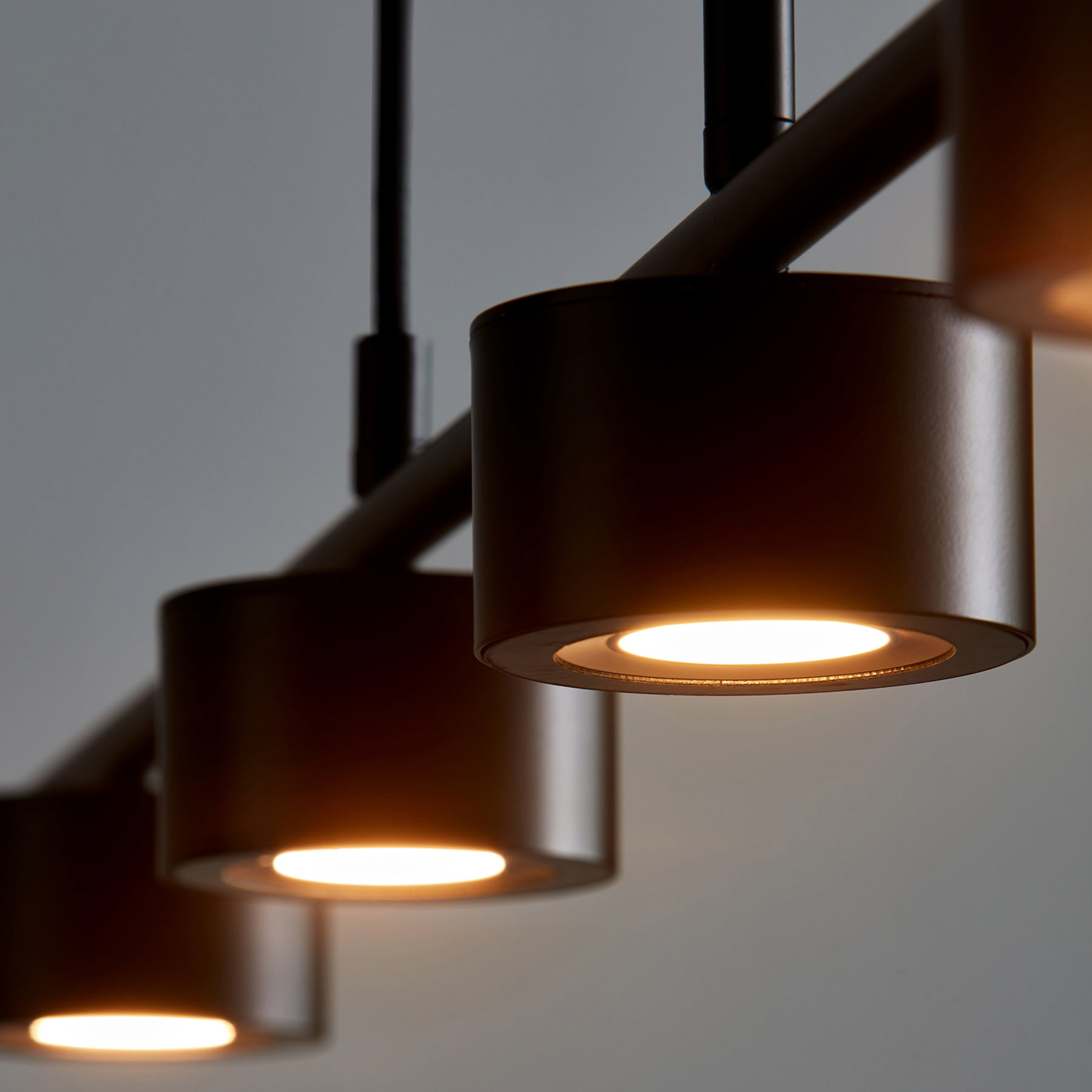 LED-pendellampe Clyde, 4 lyskilder, svart, lengde 115 cm