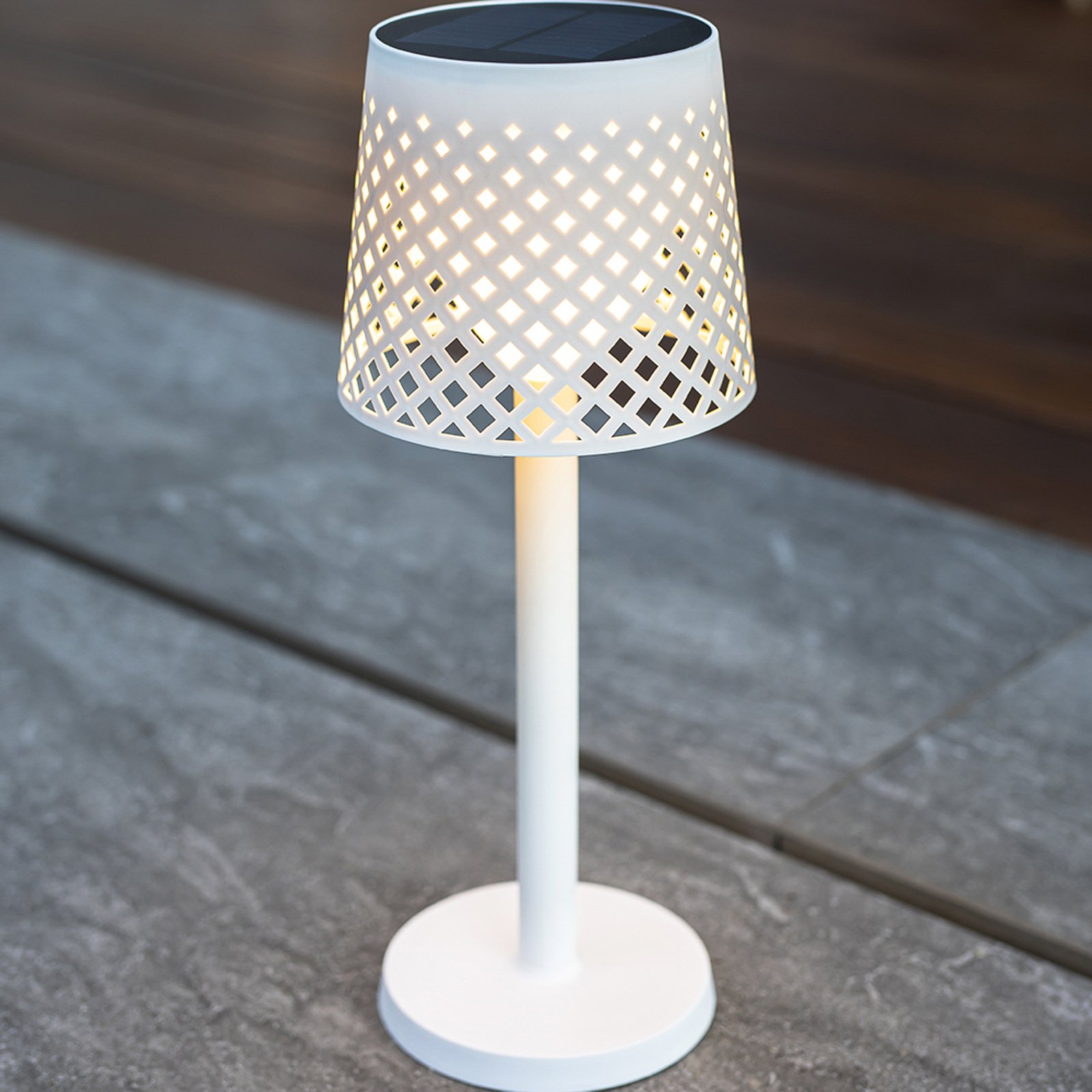 Newgarden Greta LED solar lamp, 5 usage options