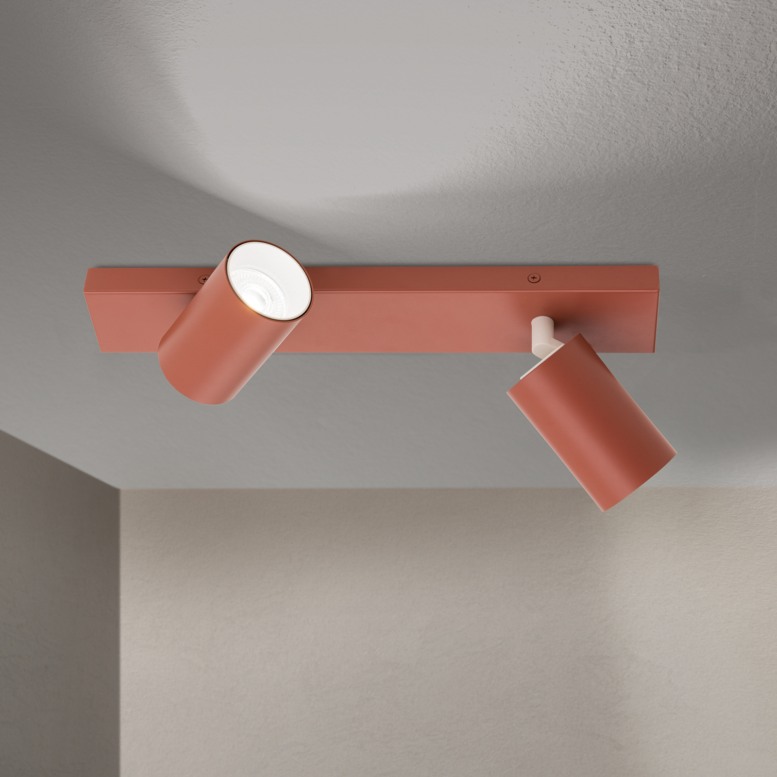 Spot pour plafond Penn, rouge corail, longueur 35 cm, acier/aluminium