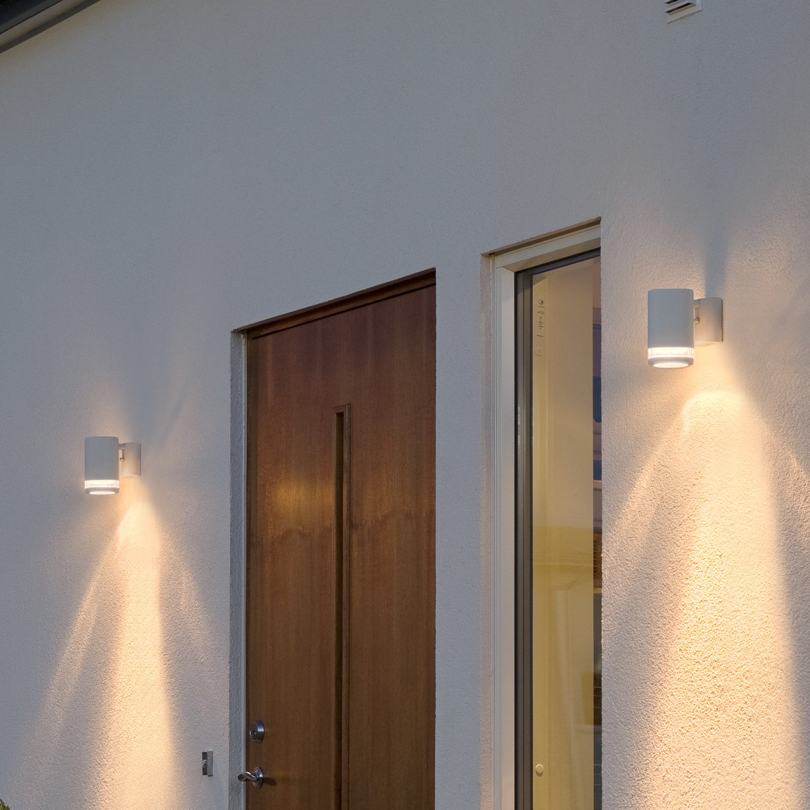 Utendørs vegglampe Modena med spor, 1 lys, hvit