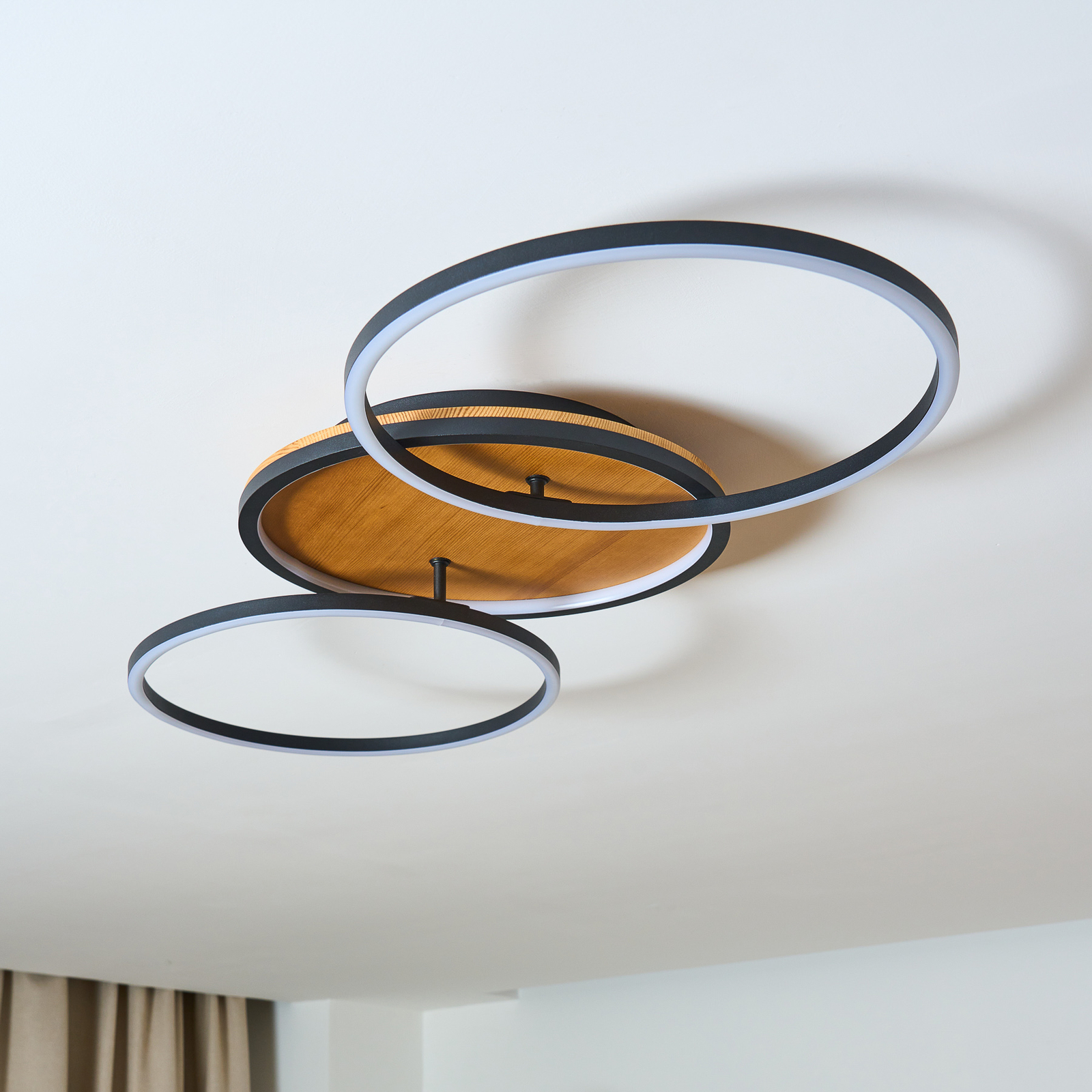 Kiru LED ceiling light, pine, length 87.4 cm, 2-bulb, wood