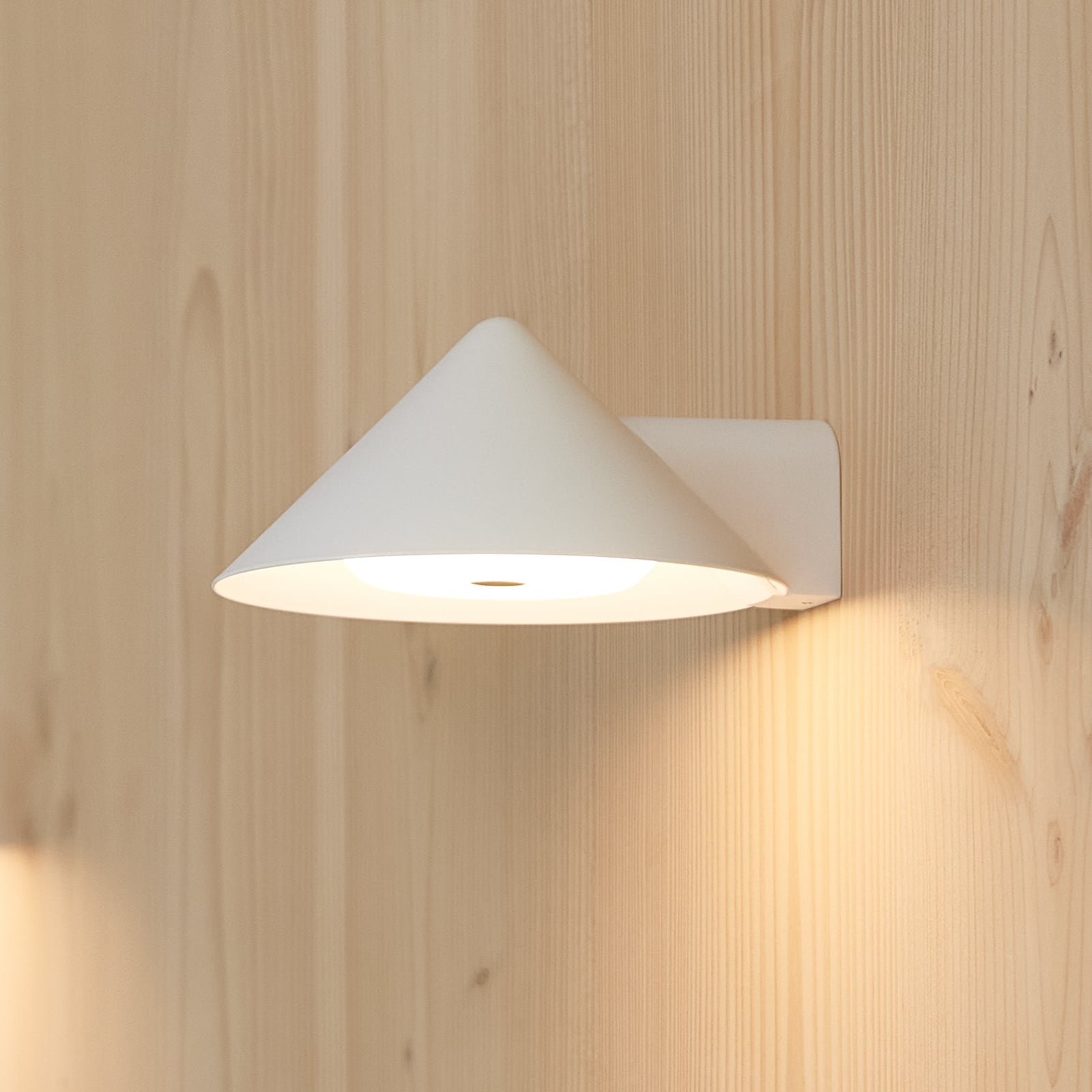 Lampa ścienna LED z akumulatorem Grasp, biała – FRANDSEN Lampa ścienna LED z akumulatorem Grasp, biała – FRANDSEN