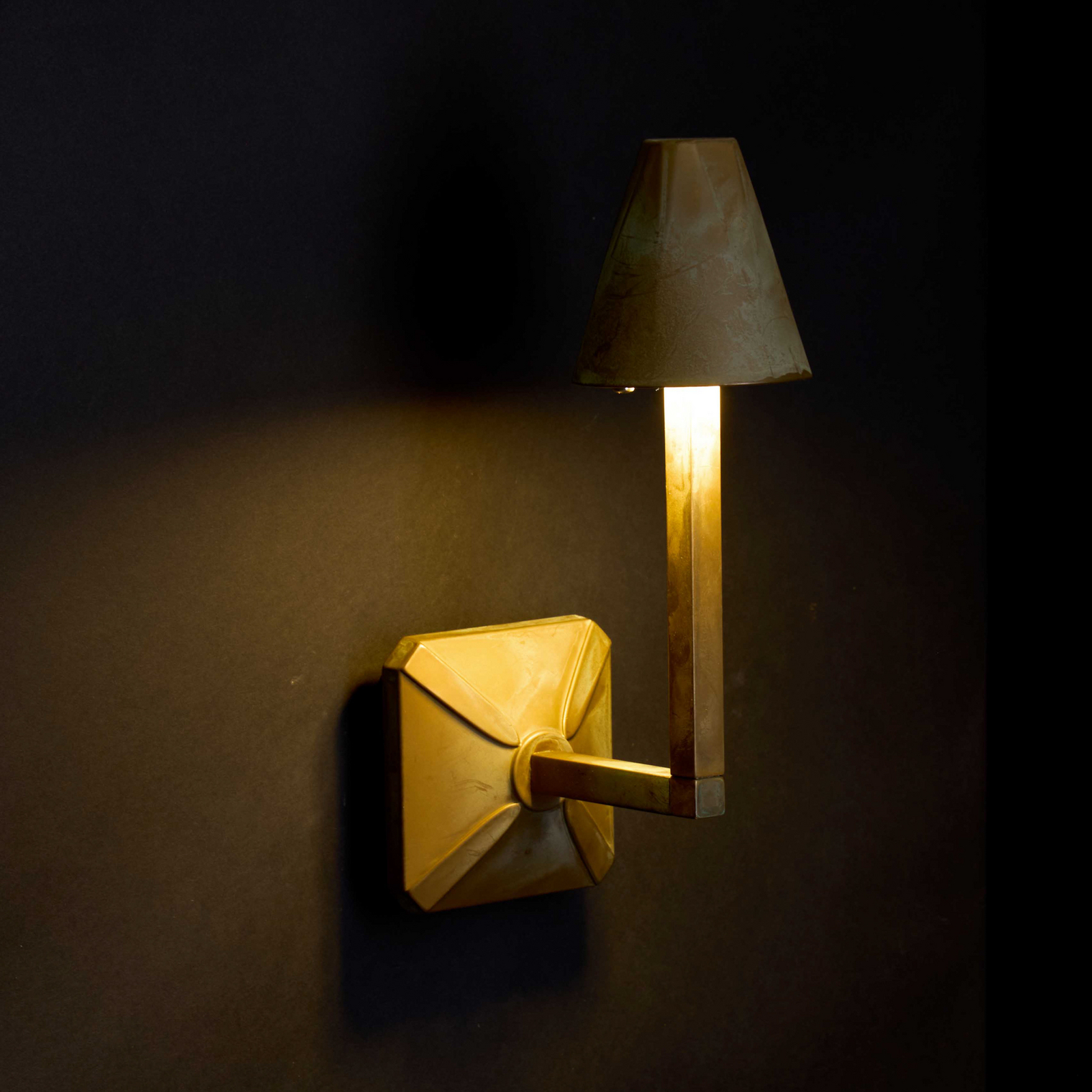 Silva Disk LED kültéri fali világítás, magasság 30,5 cm, antik sárgaréz Silva Disk LED kültéri fali világítás, magasság 30,5 cm, antik sárgaréz