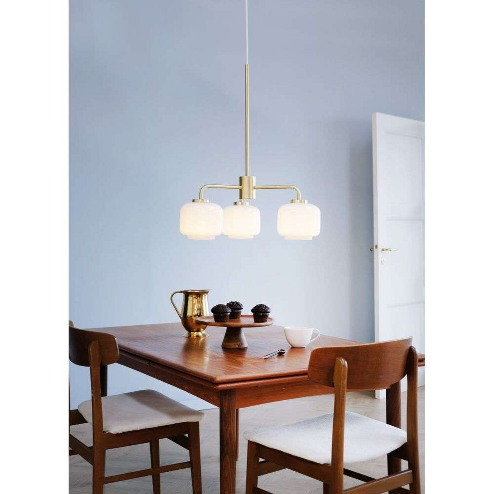 Arp 3 Chandelier Opal/Brass - DybergLarsen