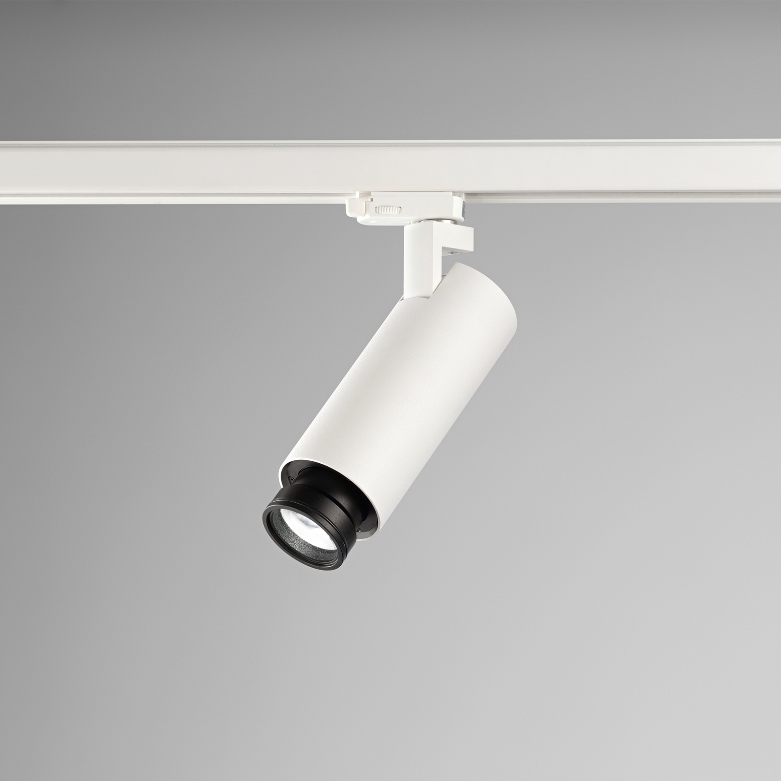 EGG DLS track spotlight Kelly, 15 - 90° beam angle