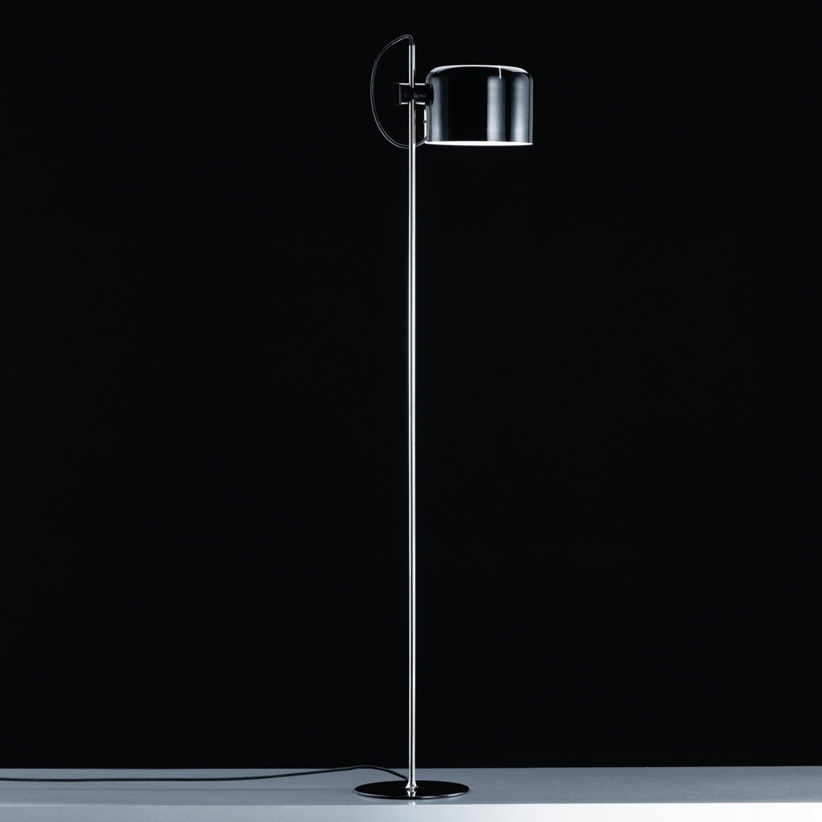 Oluce Coupé - timeless design floor lamp