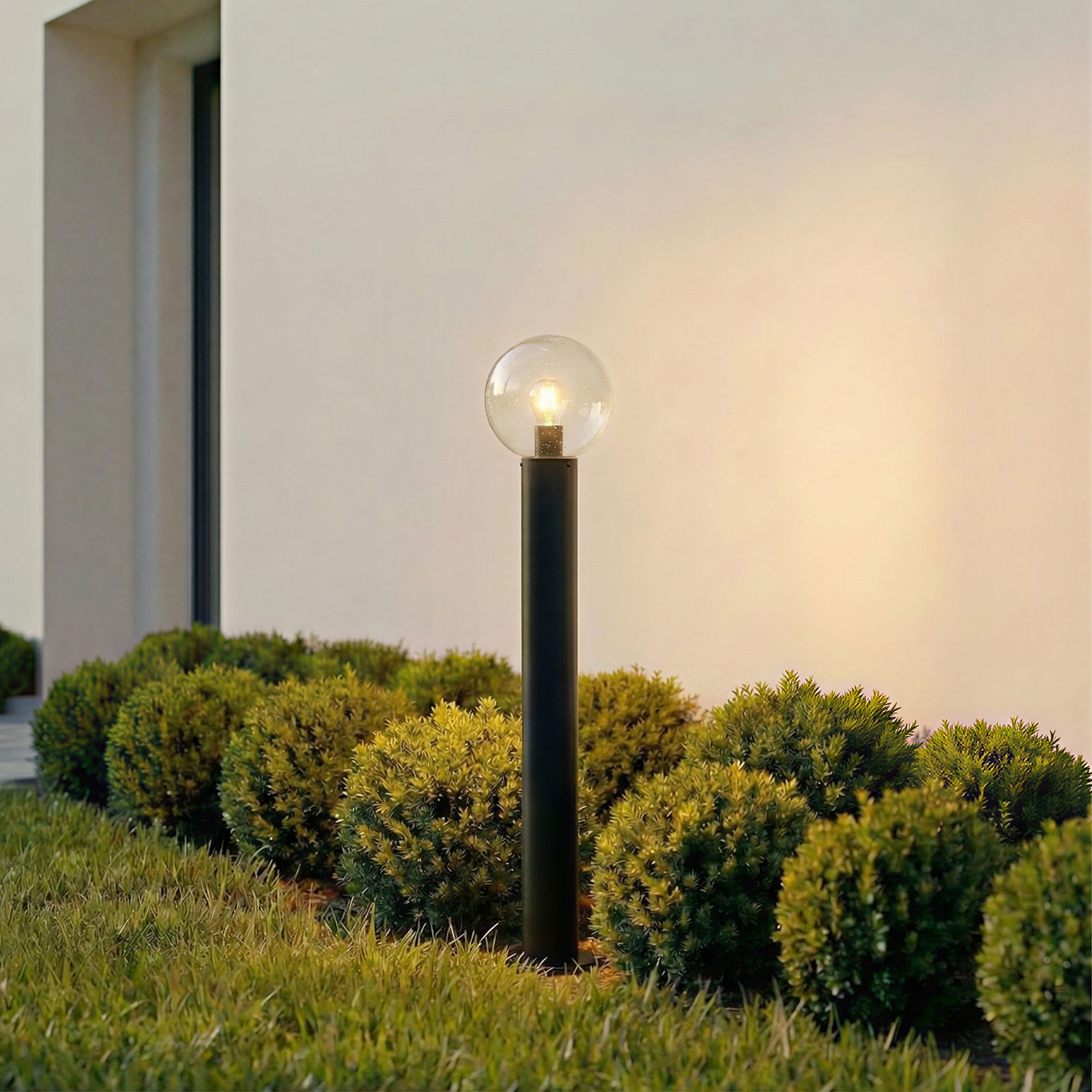 Lindby tuinpadverlichting Dangan, helder, hoogte 90 cm, glas, metaal Lindby tuinpadverlichting Dangan, helder, hoogte 90 cm, glas, metaal