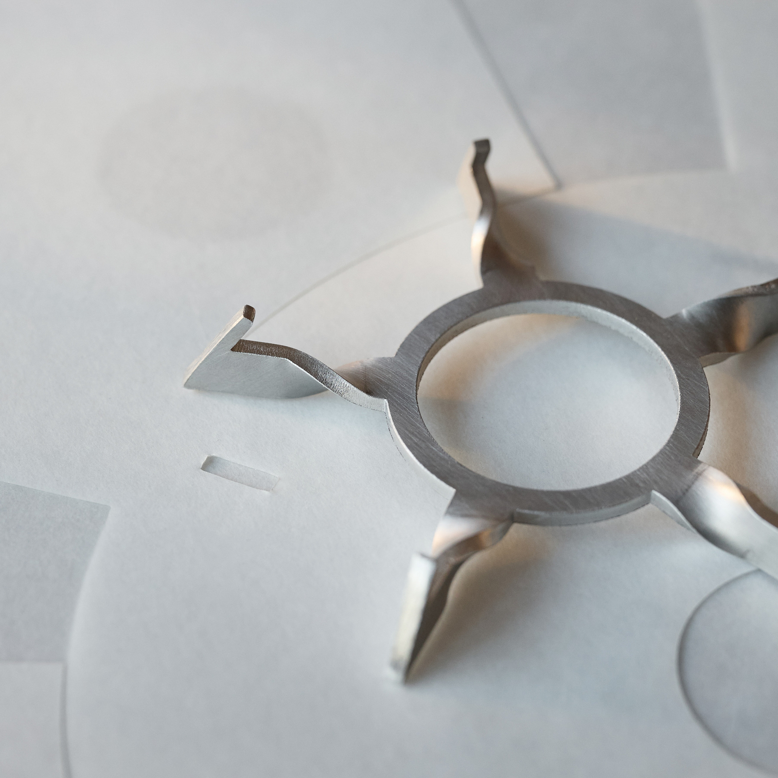 Suspension Sinuate, acier/blanc, Ø 75 cm, E27, papier - Moebe