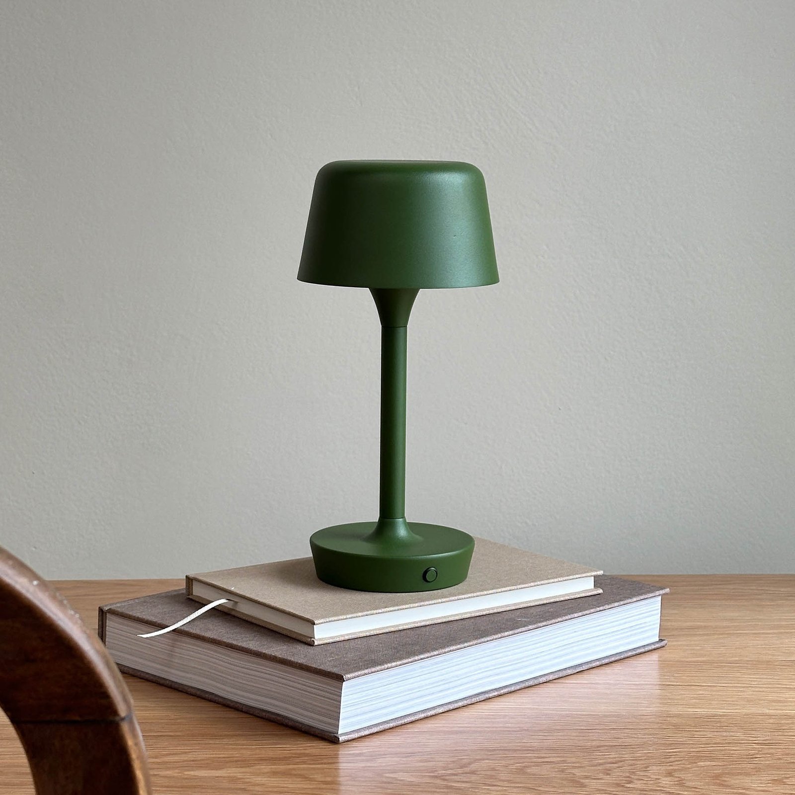 Dyberg Larsen LED table lamp Flow, green, height 25 cm